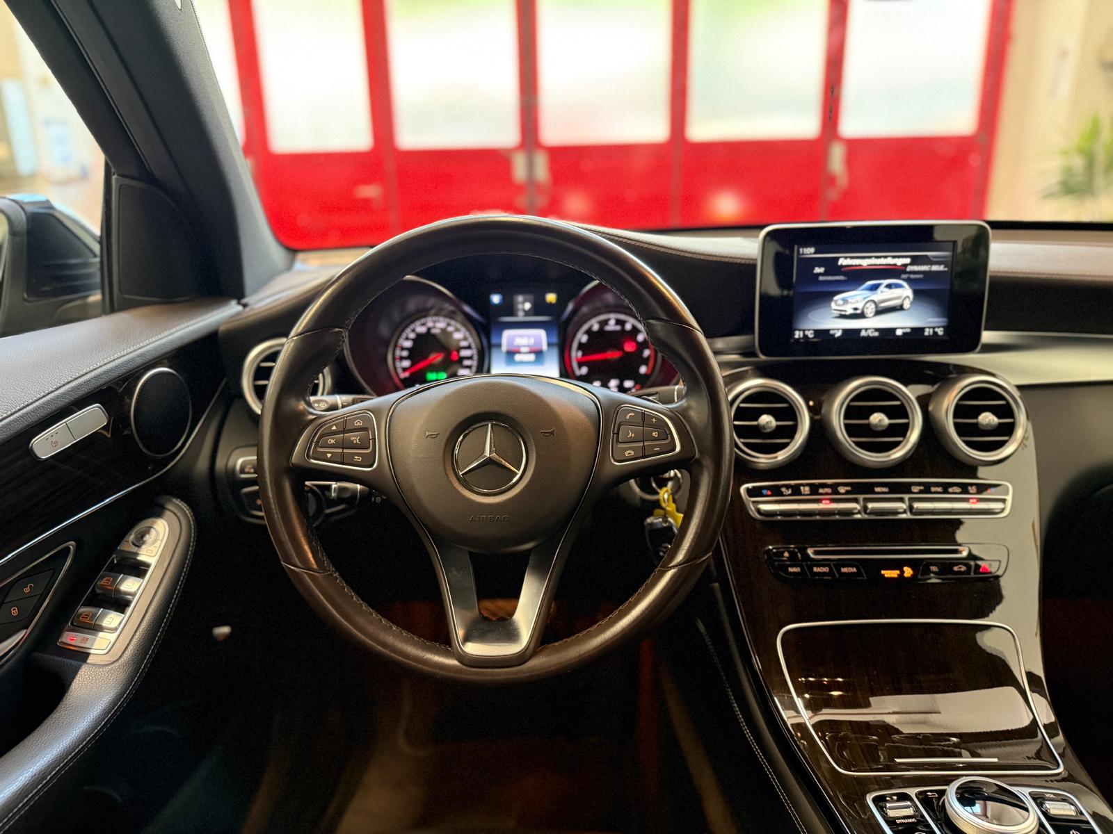 MERCEDES-BENZ GLC 250 Exclusive 4Matic 9G-Tronic-image-15