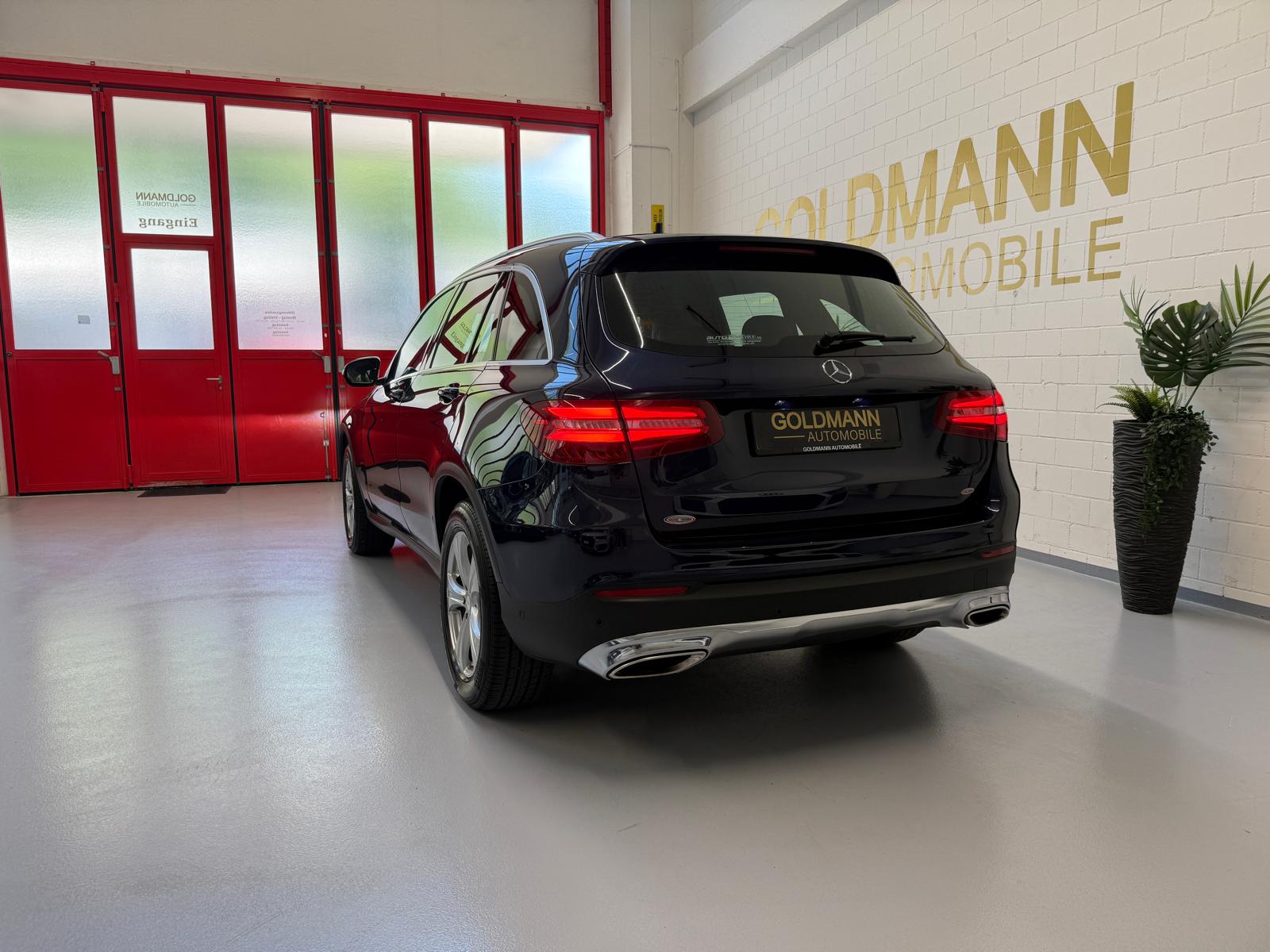MERCEDES-BENZ GLC 250 Exclusive 4Matic 9G-Tronic-image-4