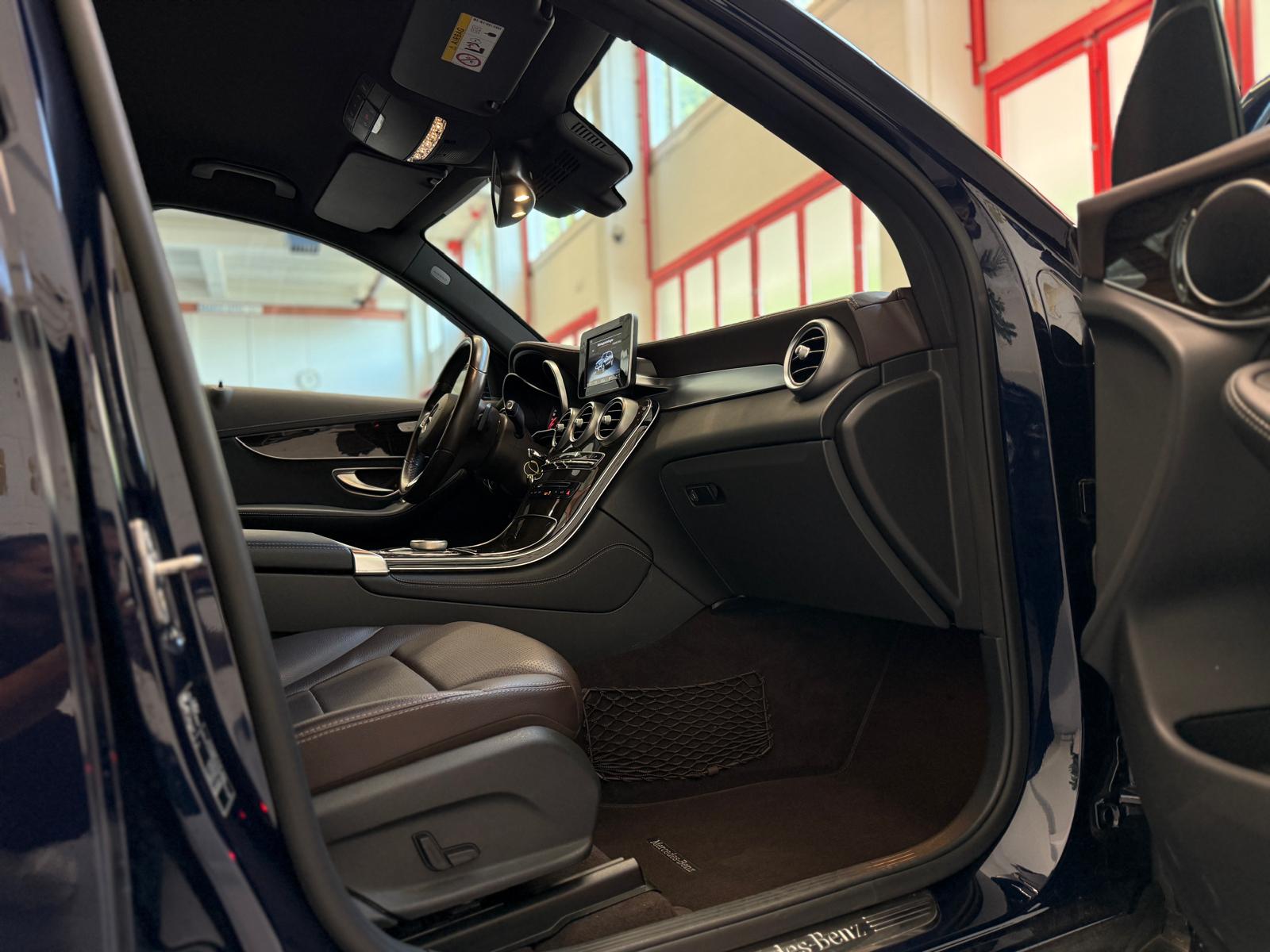 MERCEDES-BENZ GLC 250 Exclusive 4Matic 9G-Tronic-image-19