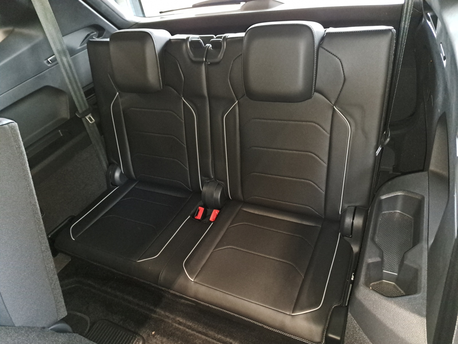 VW Tiguan Allspace 2.0 TSI R-Line-image-18