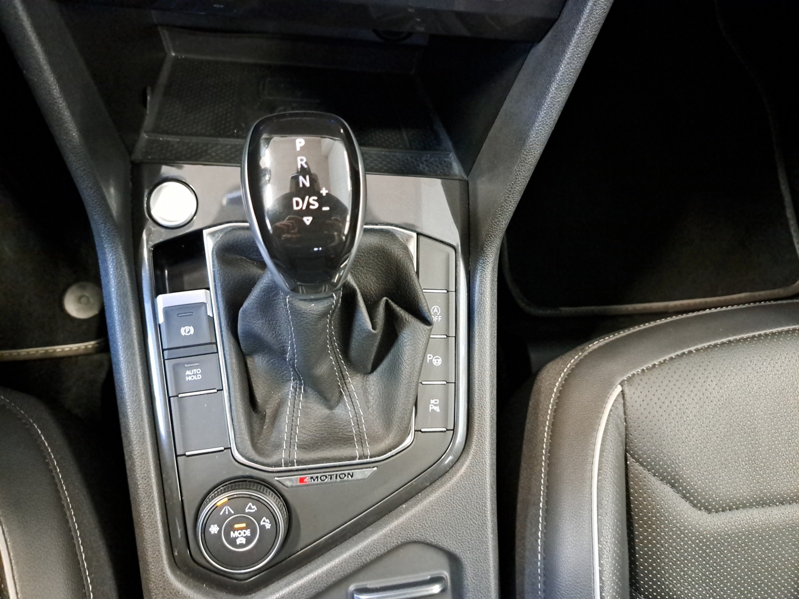 VW Tiguan Allspace 2.0 TSI R-Line-image-12