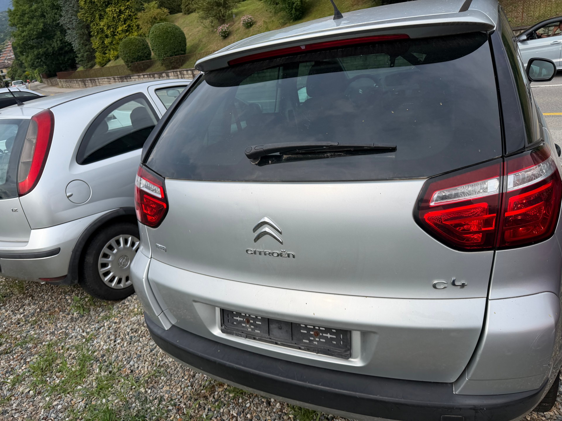 CITROEN C4 Picasso 1.6 HDI 16V Séduction EGS6-image-4