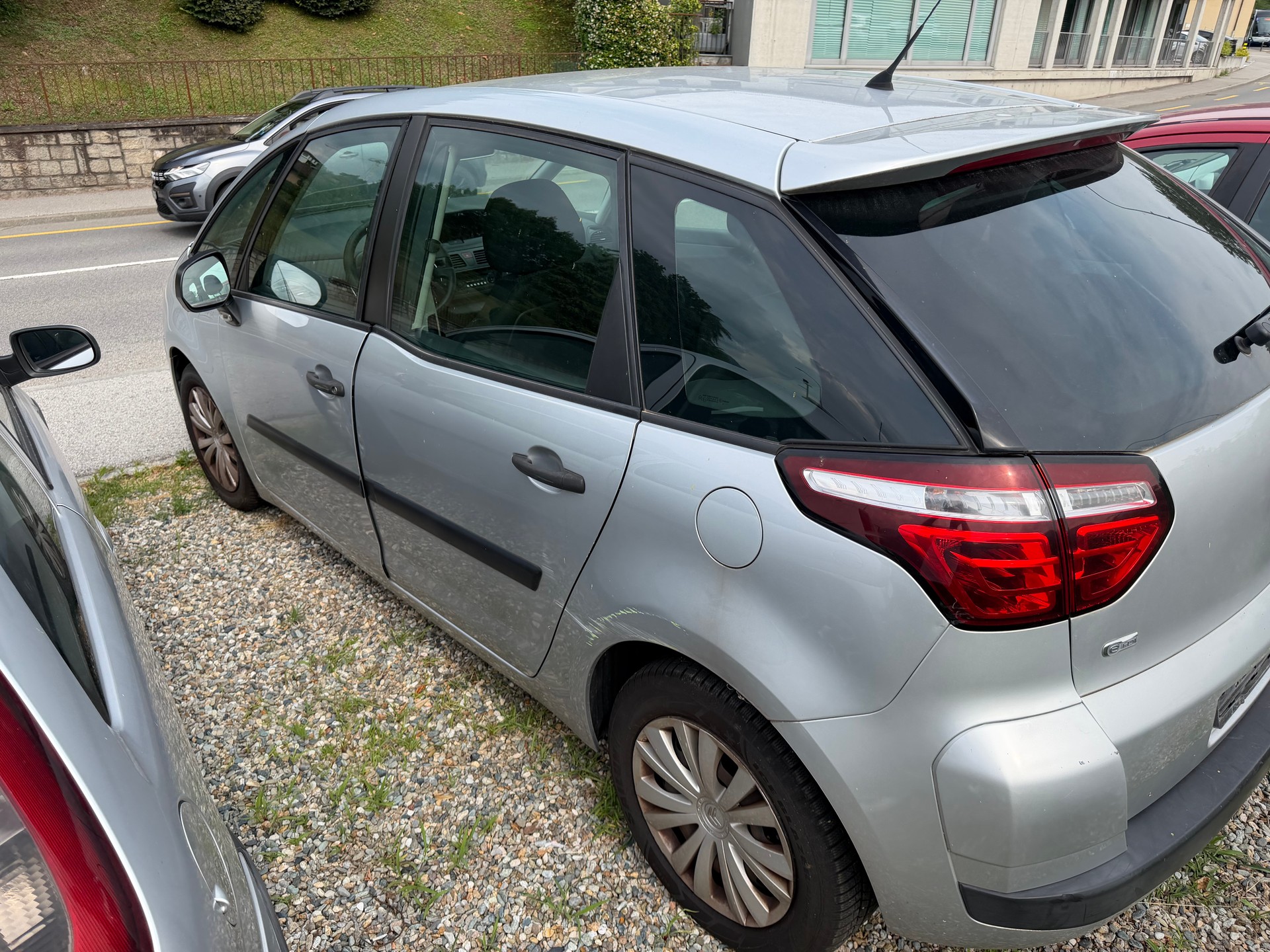 CITROEN C4 Picasso 1.6 HDI 16V Séduction EGS6-image-5