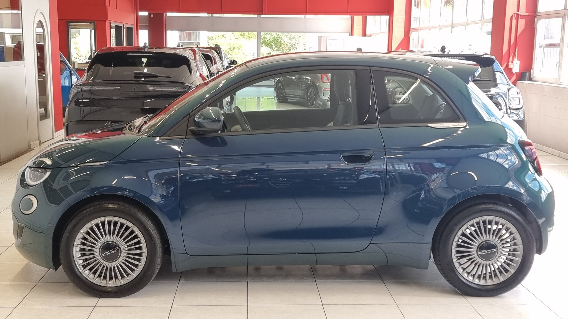 FIAT 500 1.0 Hybrid Torino-showroom-element-2