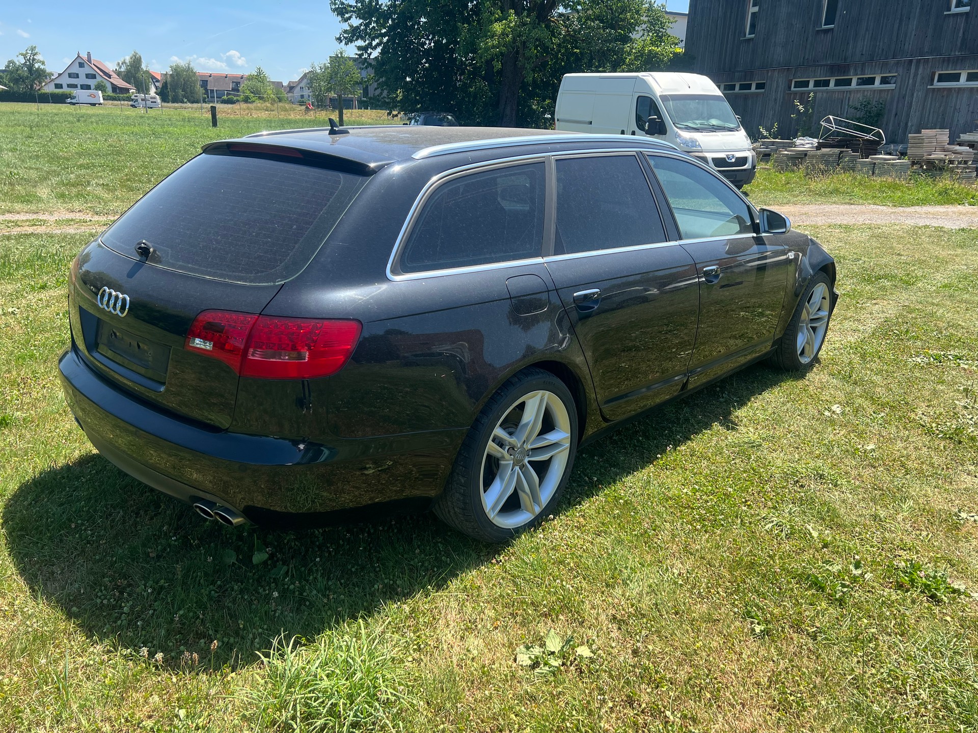 AUDI S6 Avant 5.2 V10 quattro tiptronic-image-3