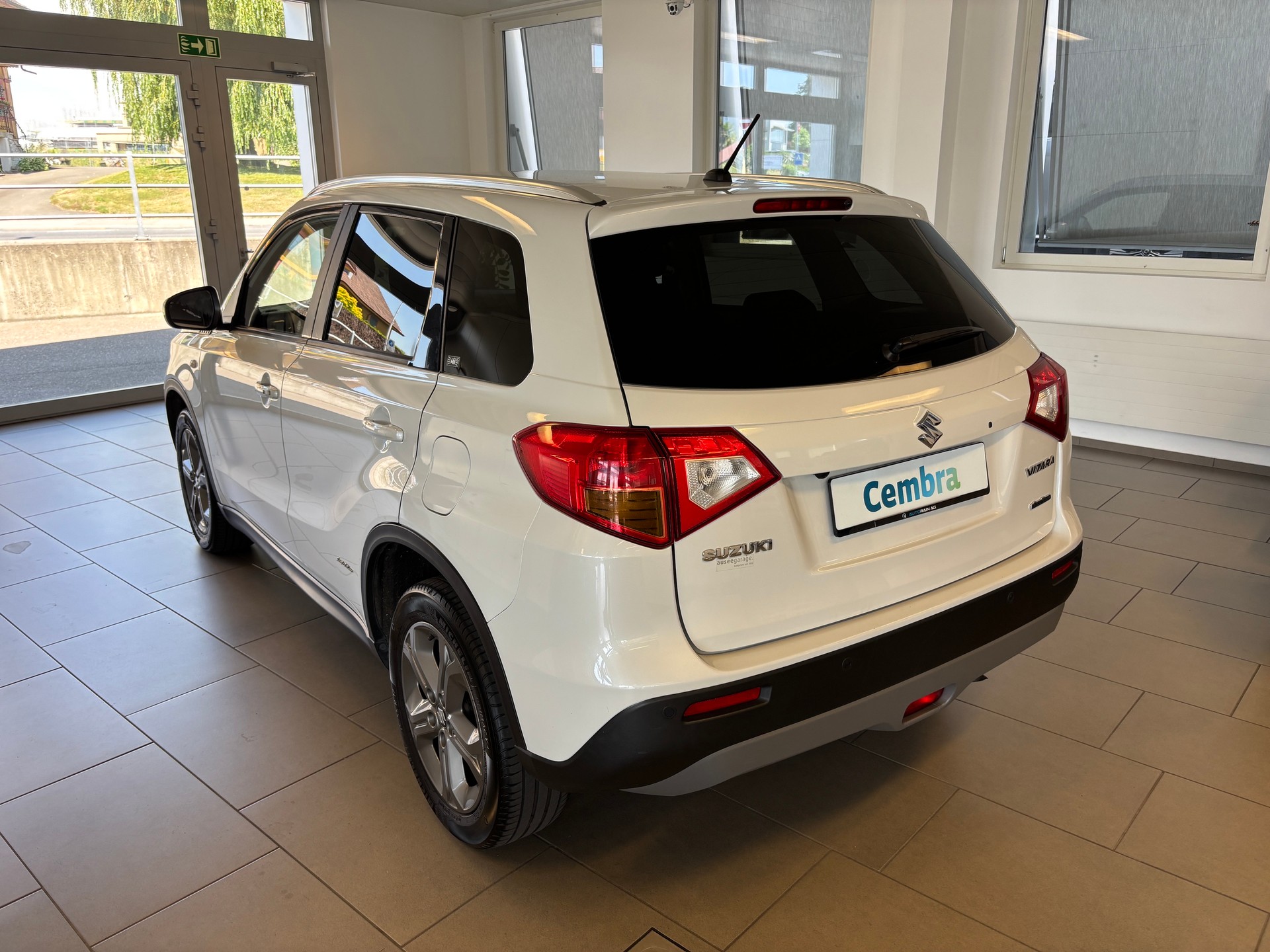 SUZUKI Vitara 1.6 TD Sergio Cellano TCSS-showroom-element-3