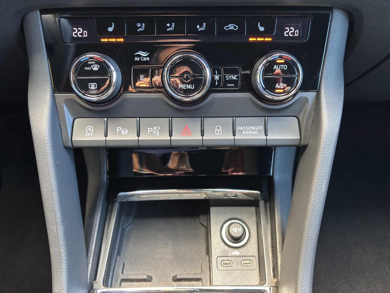 SKODA Karoq 2.0 TSI SportLine 4x4 DSG mit AHK & Standheizung-image-18