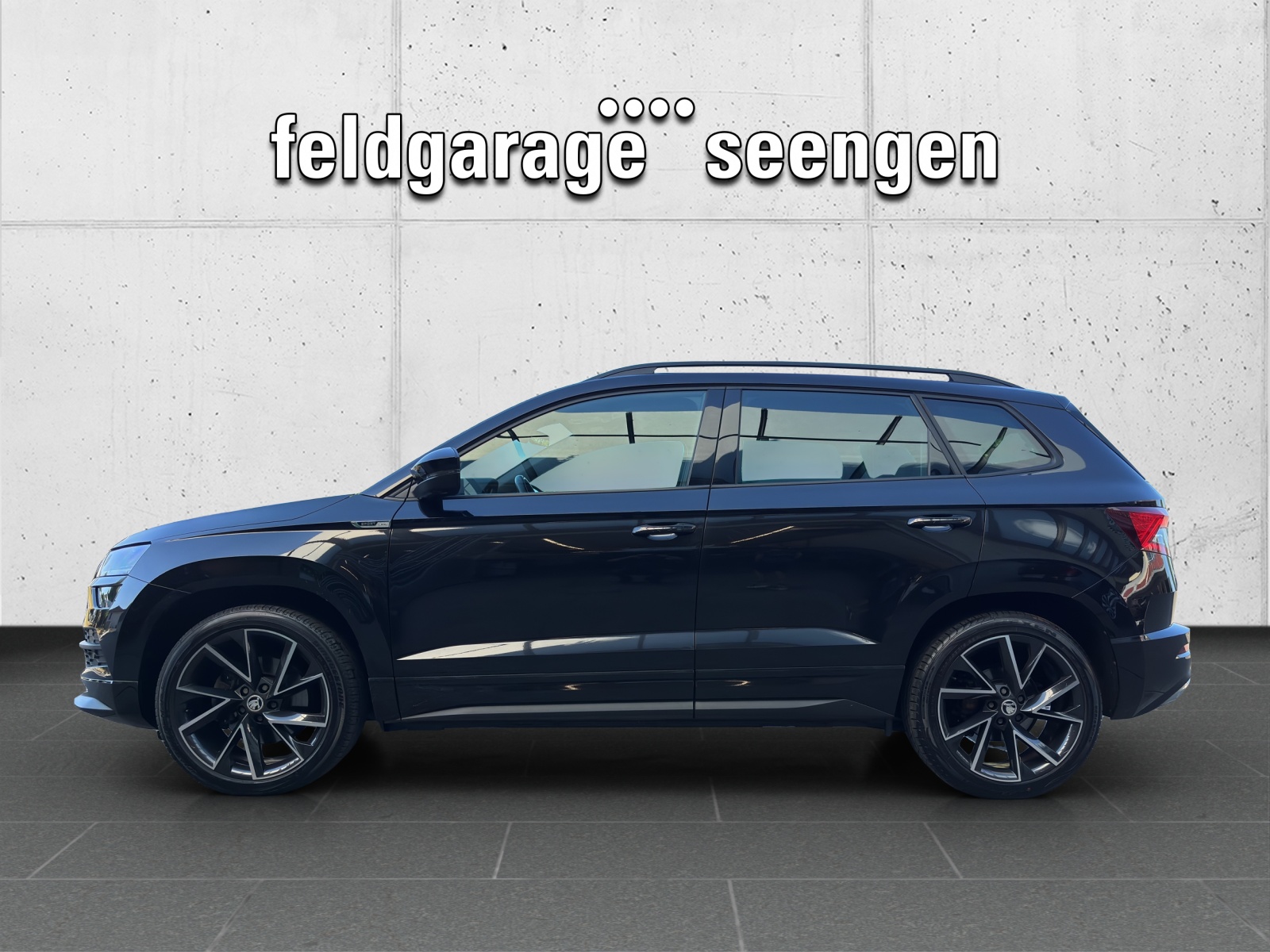 SKODA Karoq 2.0 TSI SportLine 4x4 DSG mit AHK & Standheizung-showroom-element-1
