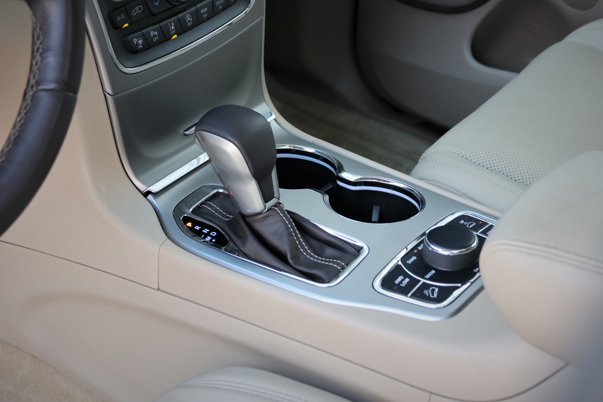 JEEP Grand Cherokee 3.0 CRD Overland Automatic (CH)-image-10