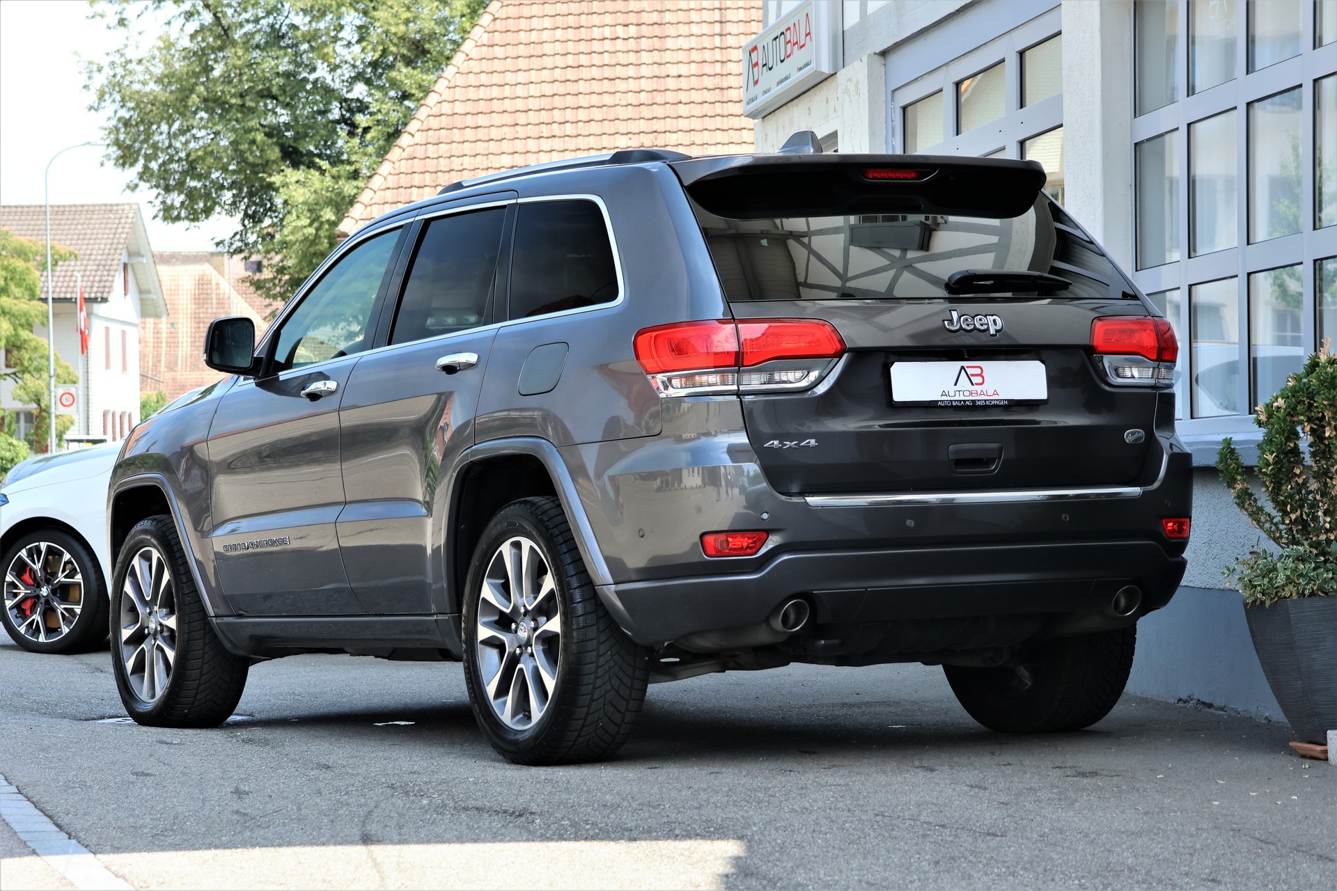 JEEP Grand Cherokee 3.0 CRD Overland Automatic (CH)-showroom-element-2