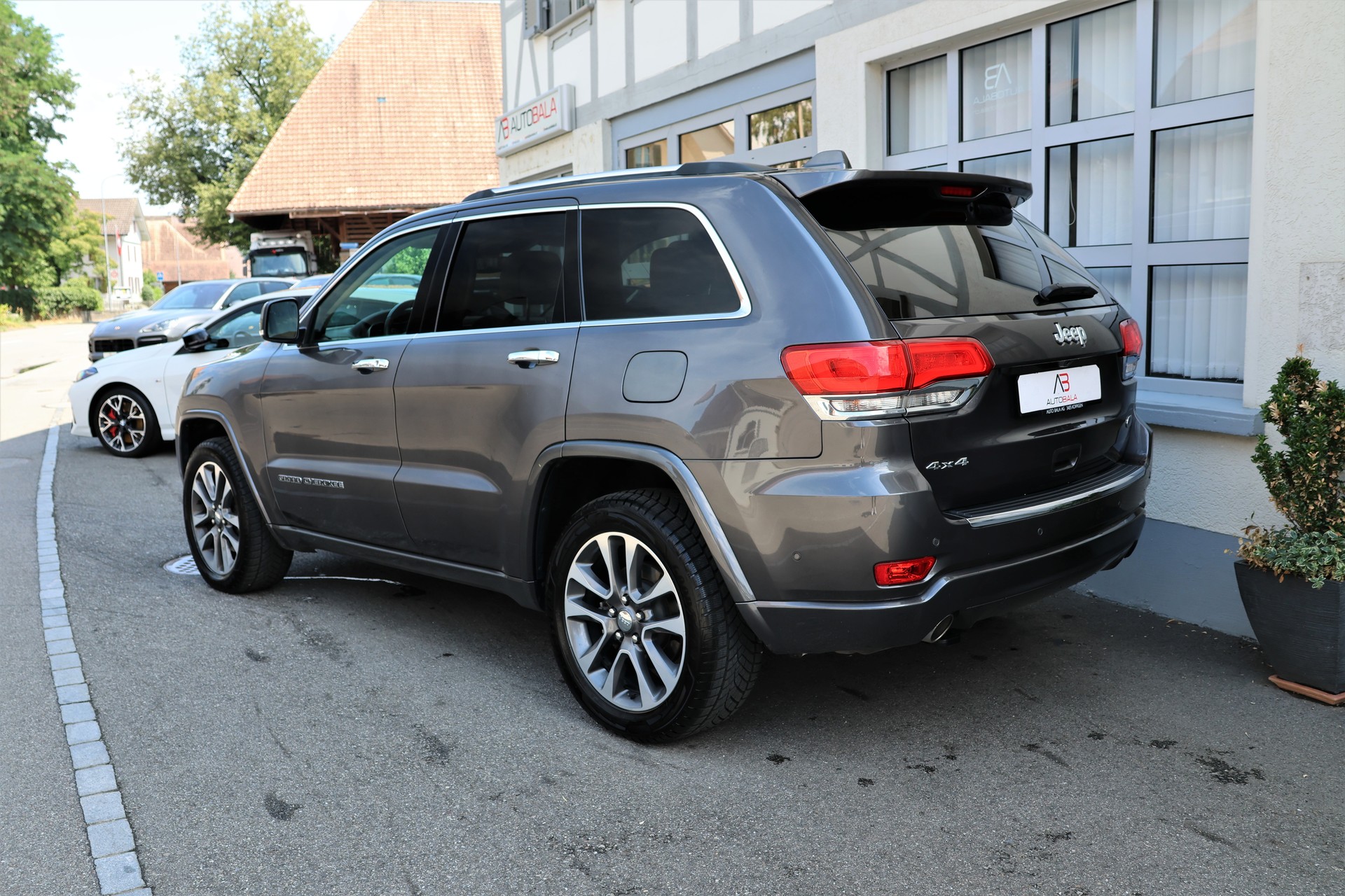 JEEP Grand Cherokee 3.0 CRD Overland Automatic (CH)-image-6