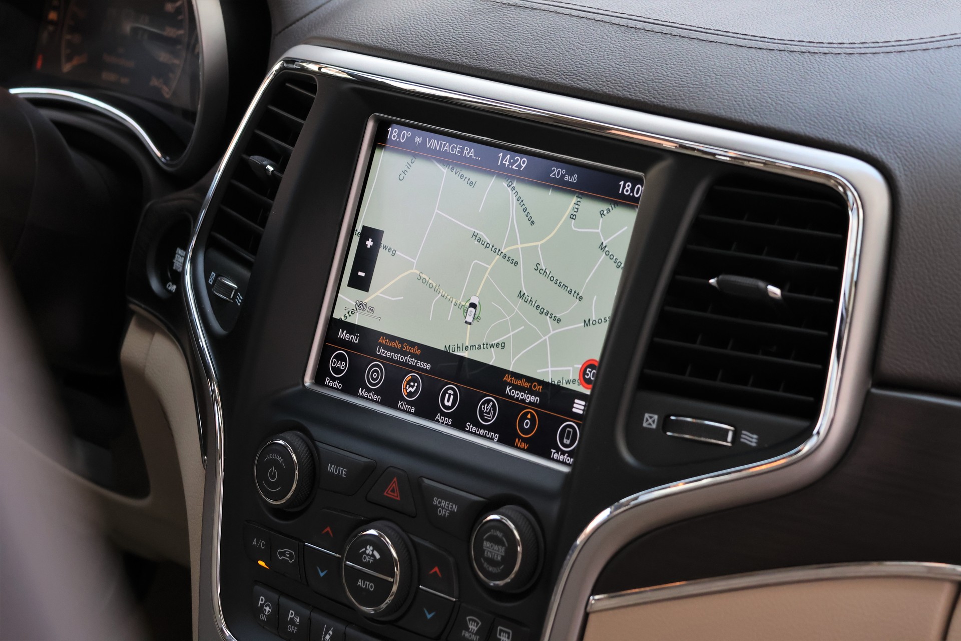 JEEP Grand Cherokee 3.0 CRD Overland Automatic (CH)-image-19