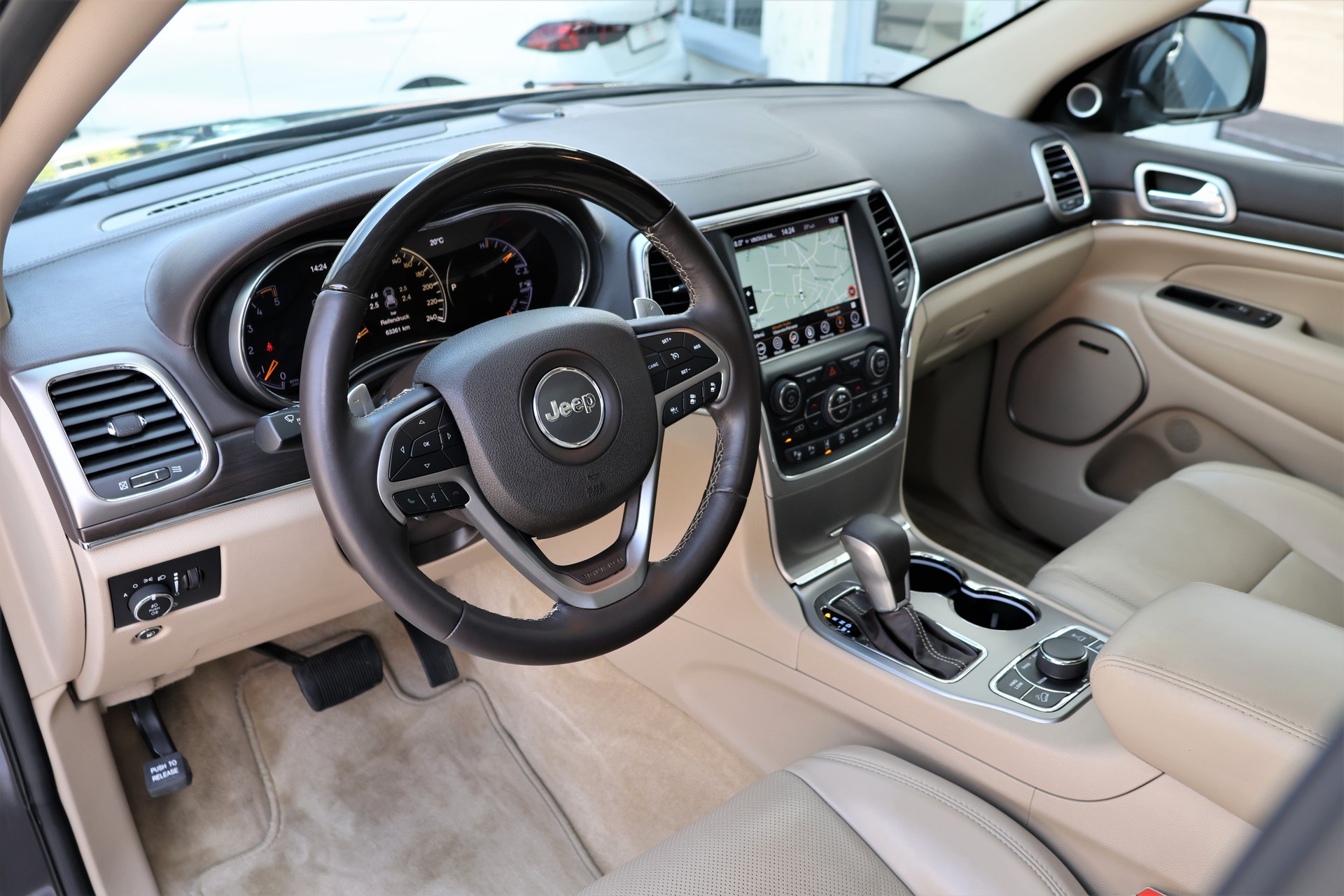 JEEP Grand Cherokee 3.0 CRD Overland Automatic (CH)-image-9
