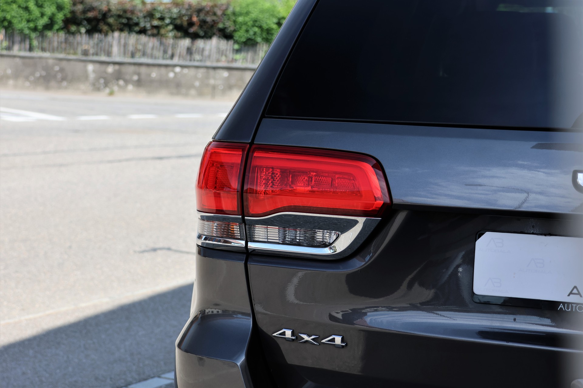 JEEP Grand Cherokee 3.0 CRD Overland Automatic (CH)-image-5
