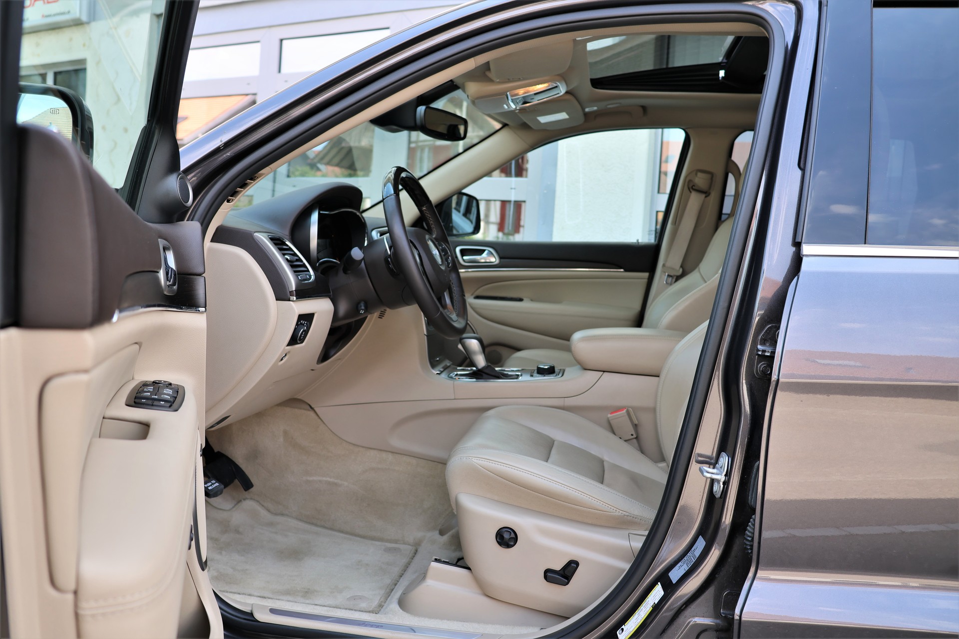 JEEP Grand Cherokee 3.0 CRD Overland Automatic (CH)-image-8