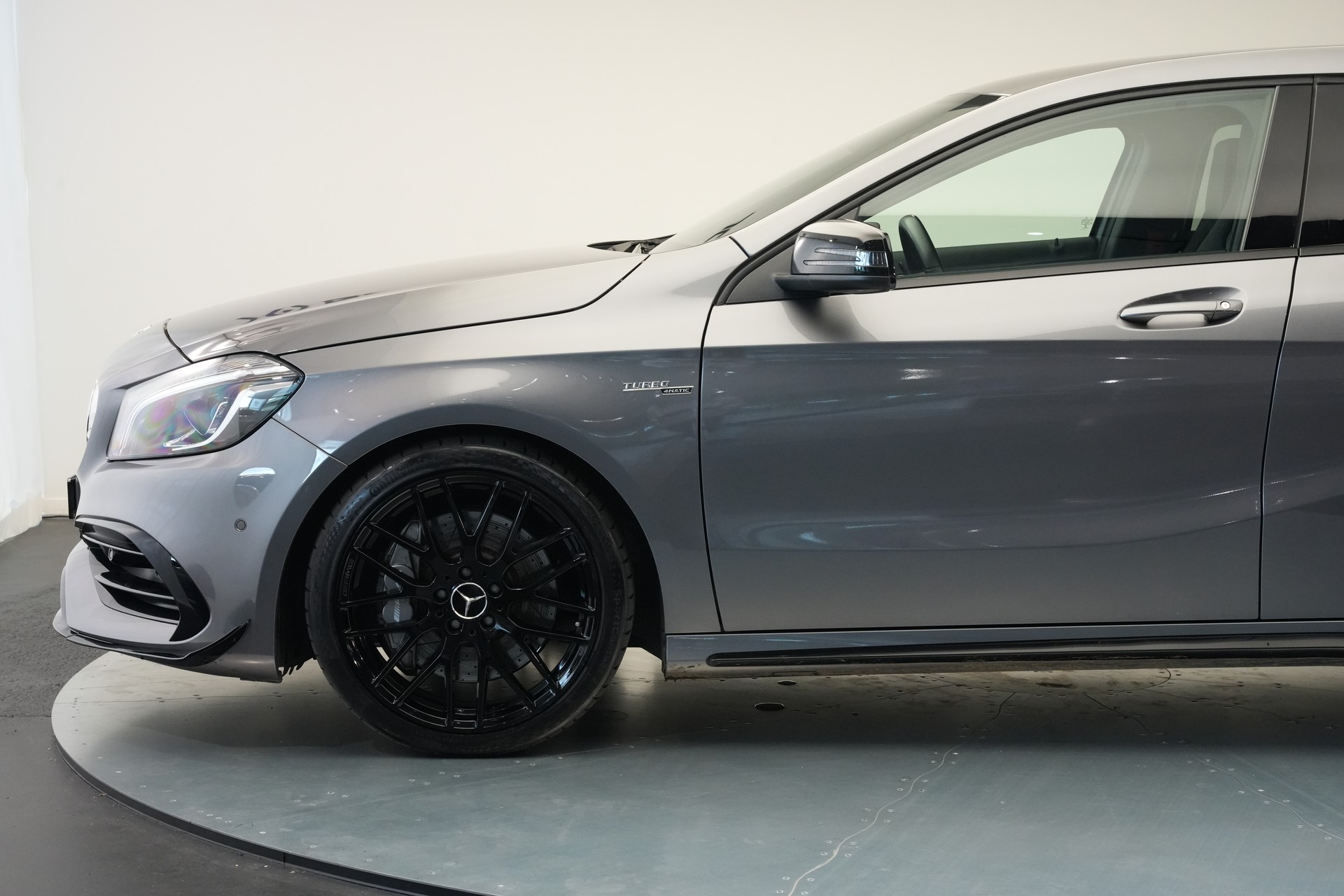 MERCEDES-BENZ A 45 AMG 4Matic Speedshift 7G-DCT *CH-Fahrzeug* *Performance Sitze*-image-38