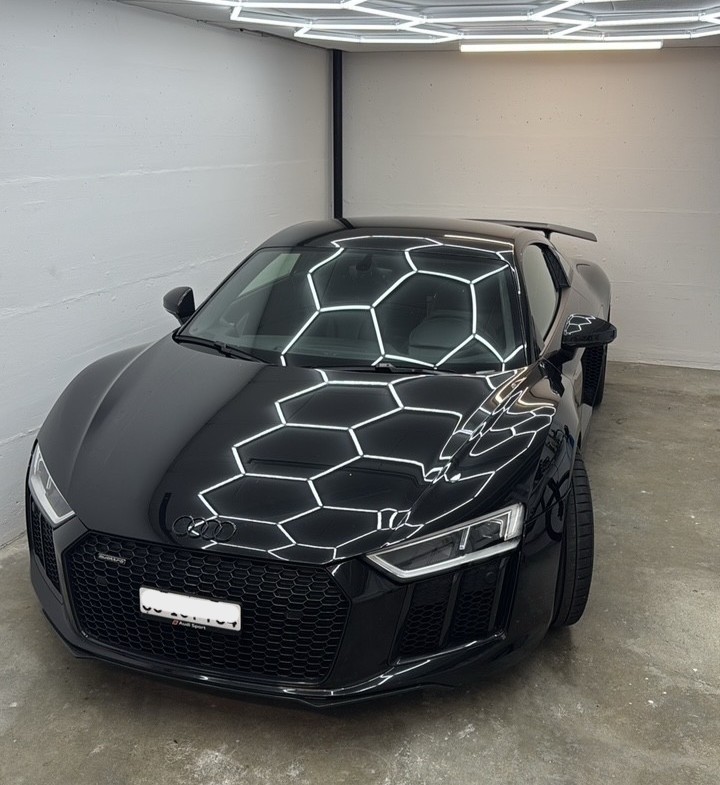 AUDI 5.2 FSI V10 plus quattro S-Tronic-image-2