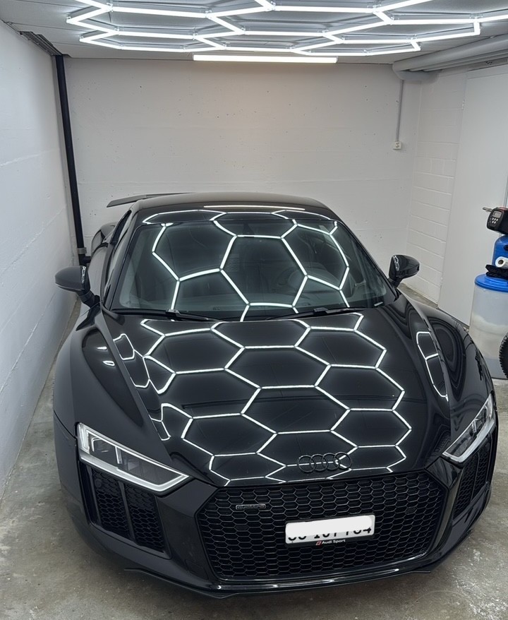 AUDI 5.2 FSI V10 plus quattro S-Tronic-image-1