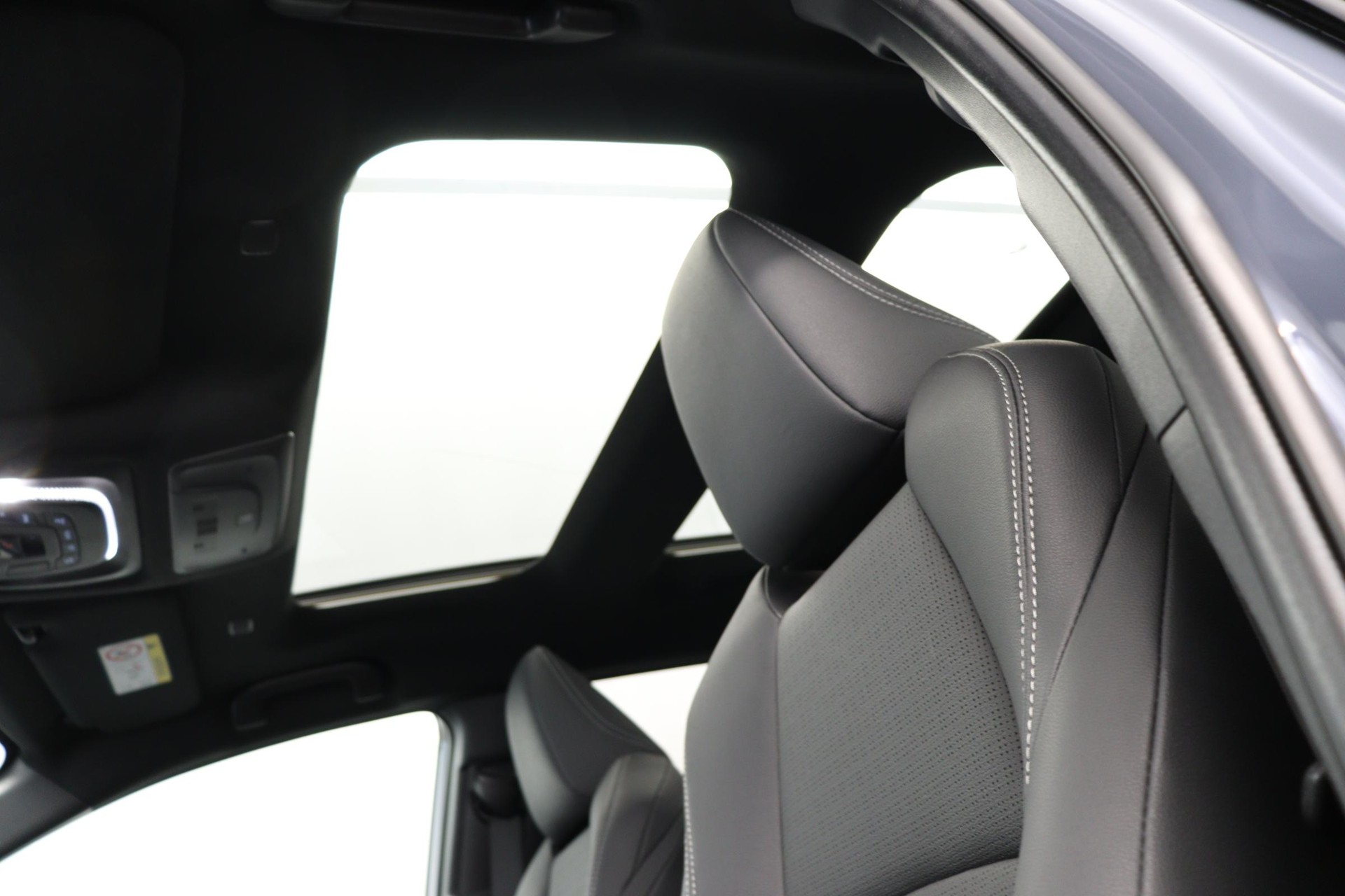 SUBARU Solterra eV Luxury AWD-image-13