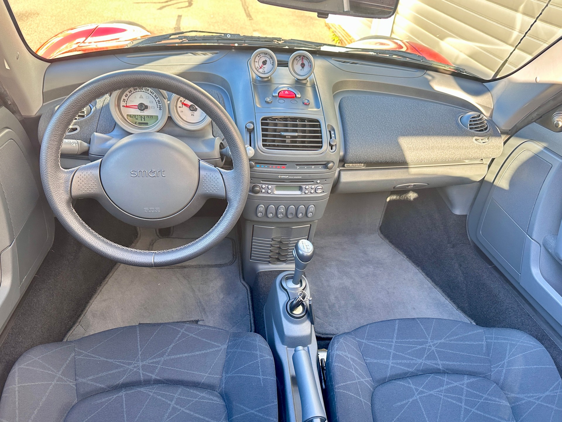 SMART roadster-image-12
