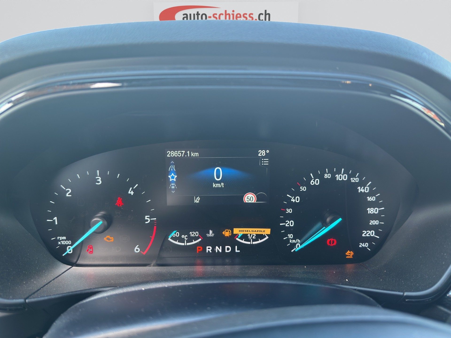 FORD Focus 1.5 TDCi EcoBlue ST-Line Automatic-image-11