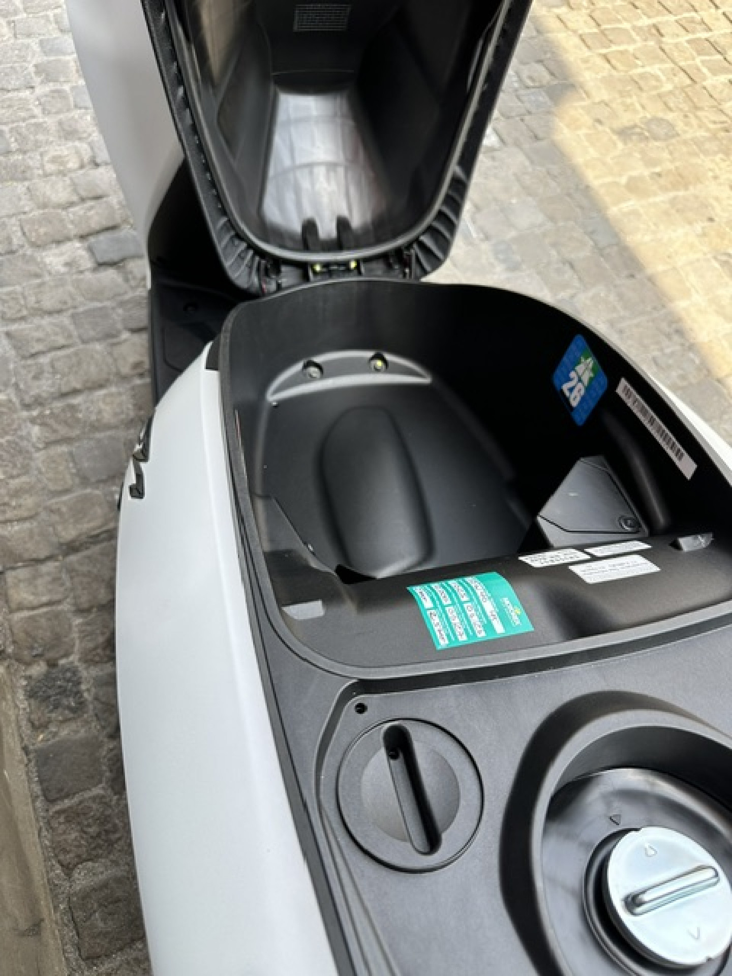 HONDA SH 350 Sporty Smart Top Box TOP Occasion mit wenig Kilometer-image-7