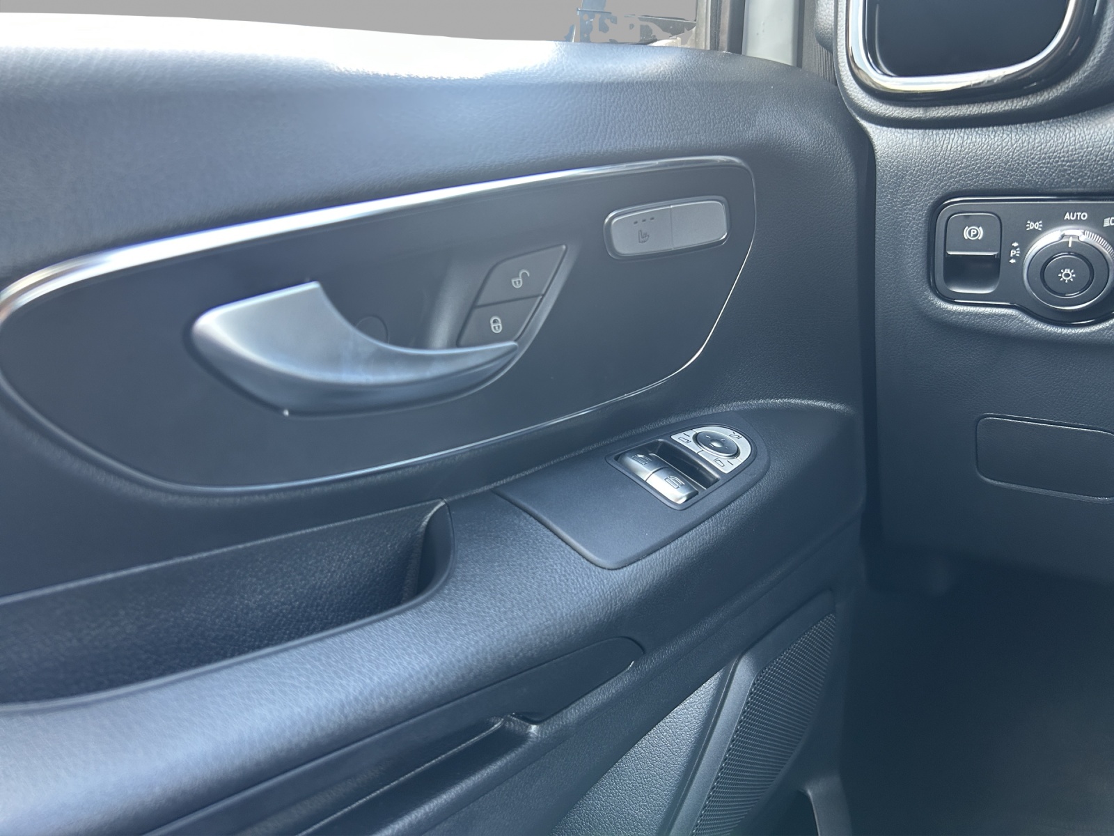 MERCEDES-BENZ Vito 116 CDI Lang Tourer 9G-Tronic 4M Select-image-11