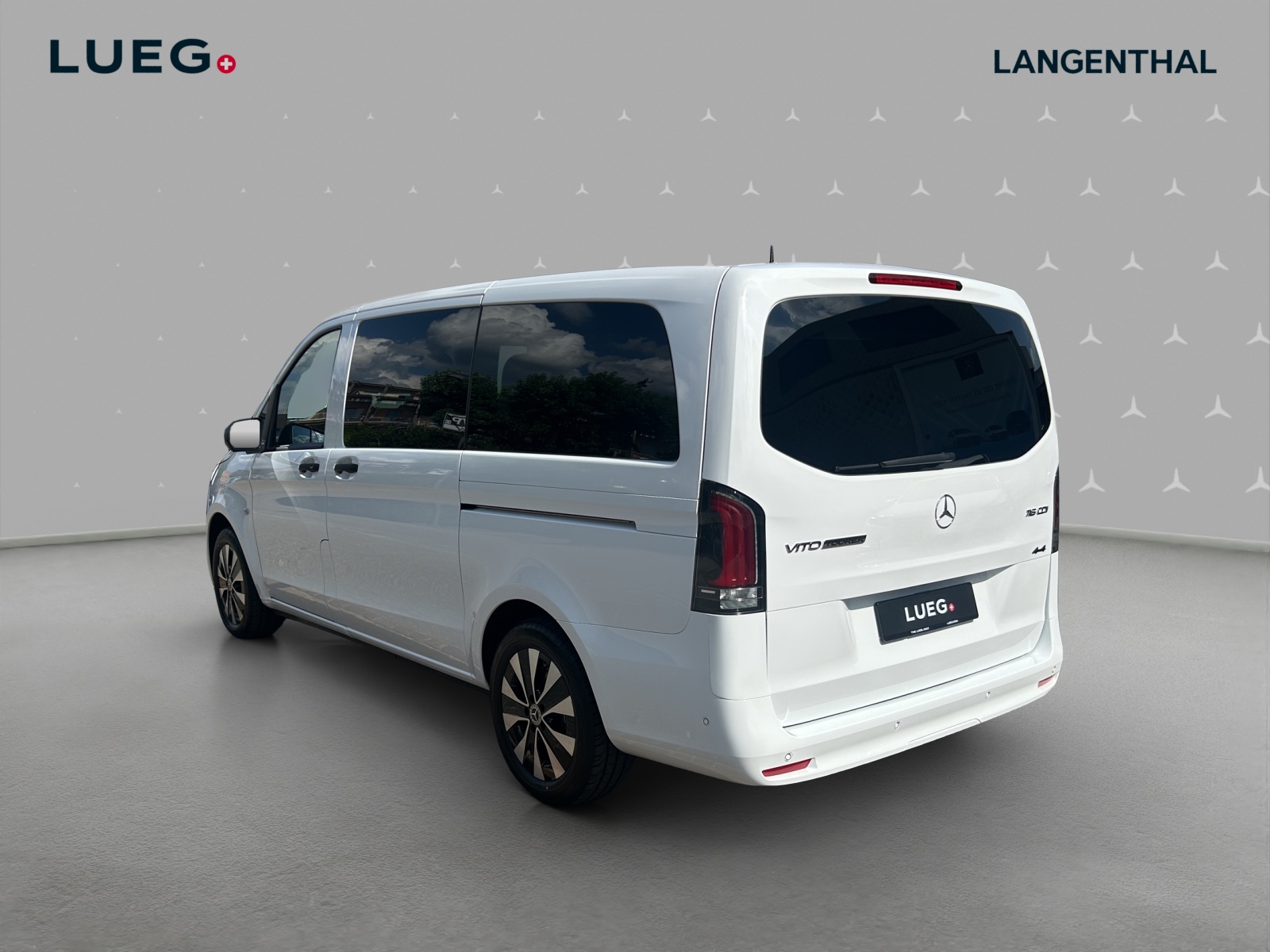 MERCEDES-BENZ Vito 116 CDI Lang Tourer 9G-Tronic 4M Select-image-2