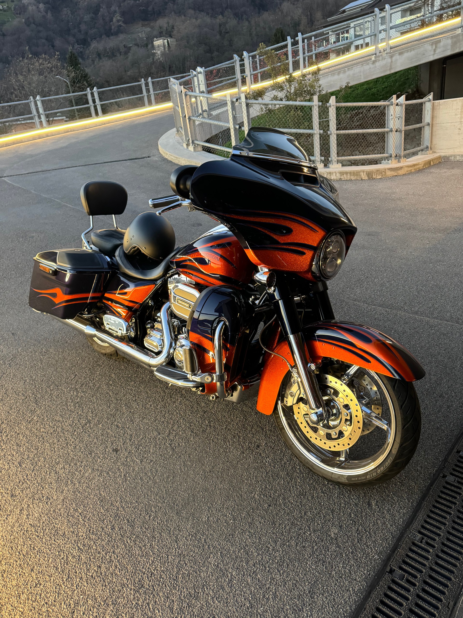 HARLEY-DAVIDSON FLHXSE Street Glide ABS CVO-image-8