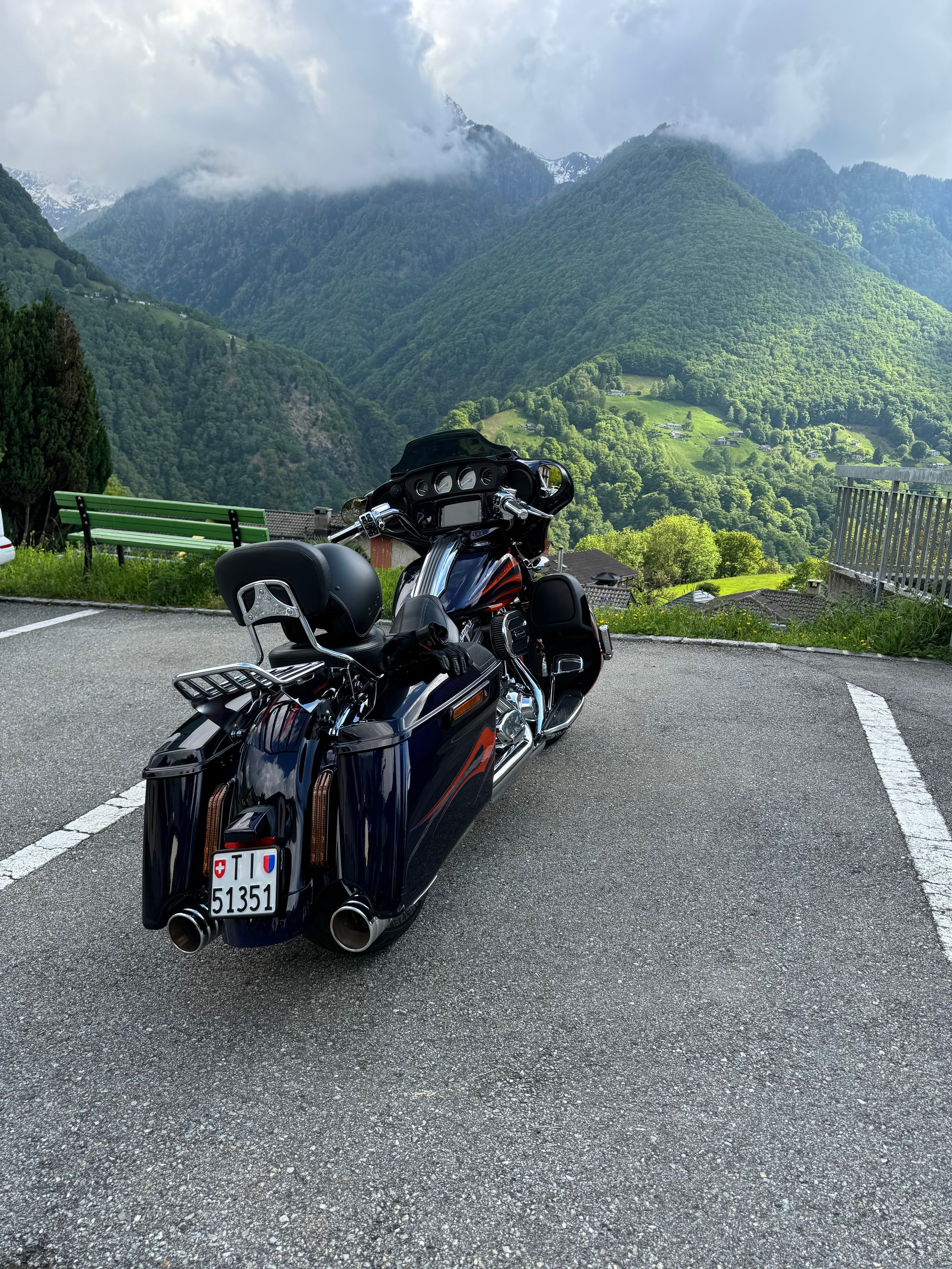 HARLEY-DAVIDSON FLHXSE Street Glide ABS CVO-image-10