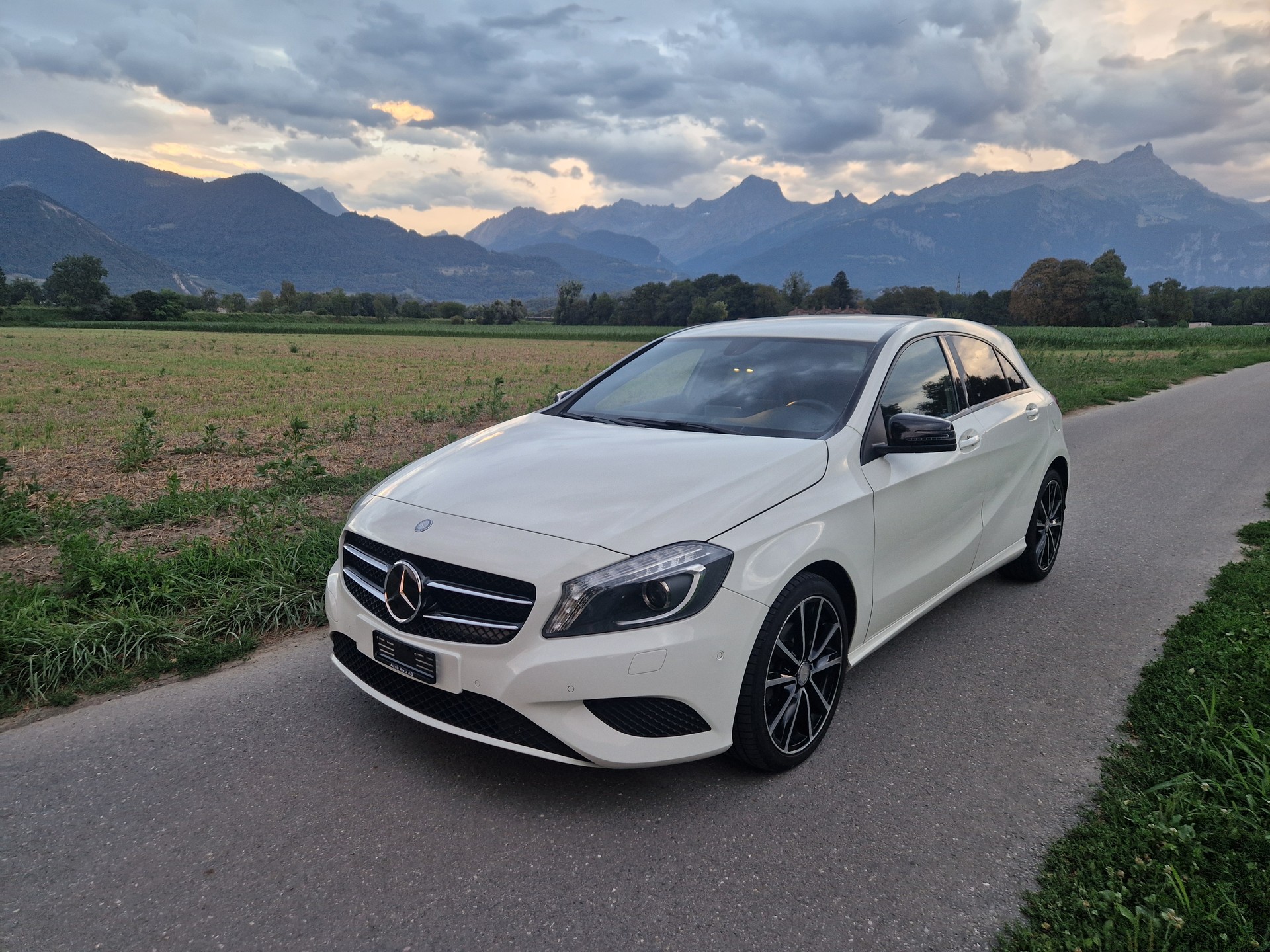 MERCEDES-BENZ A 180