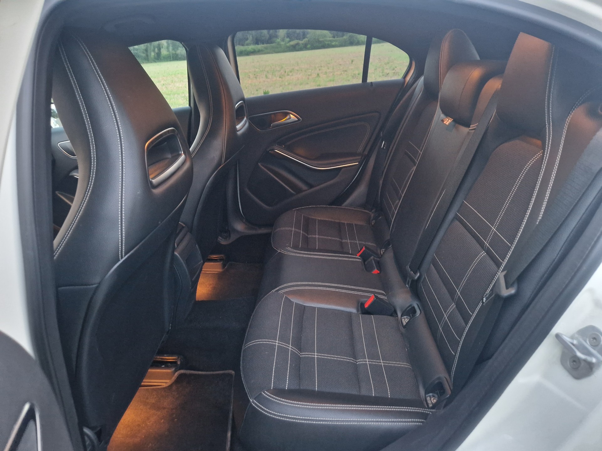 MERCEDES-BENZ A 180-image-6