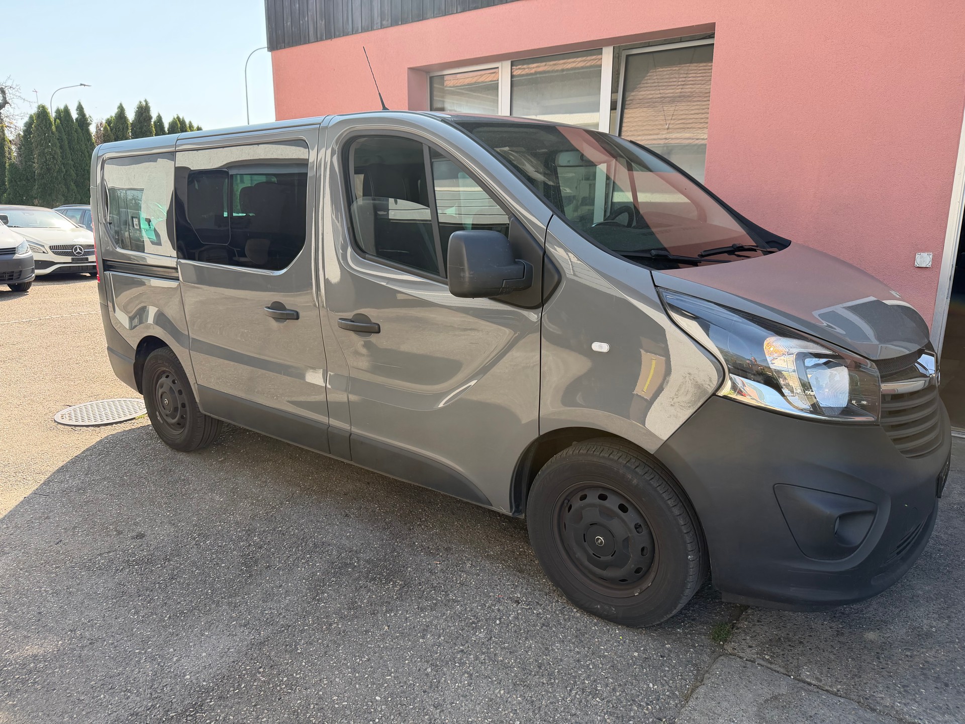 OPEL Vivaro 1.6CDTI Tourer 2.7t L1H1-image-1