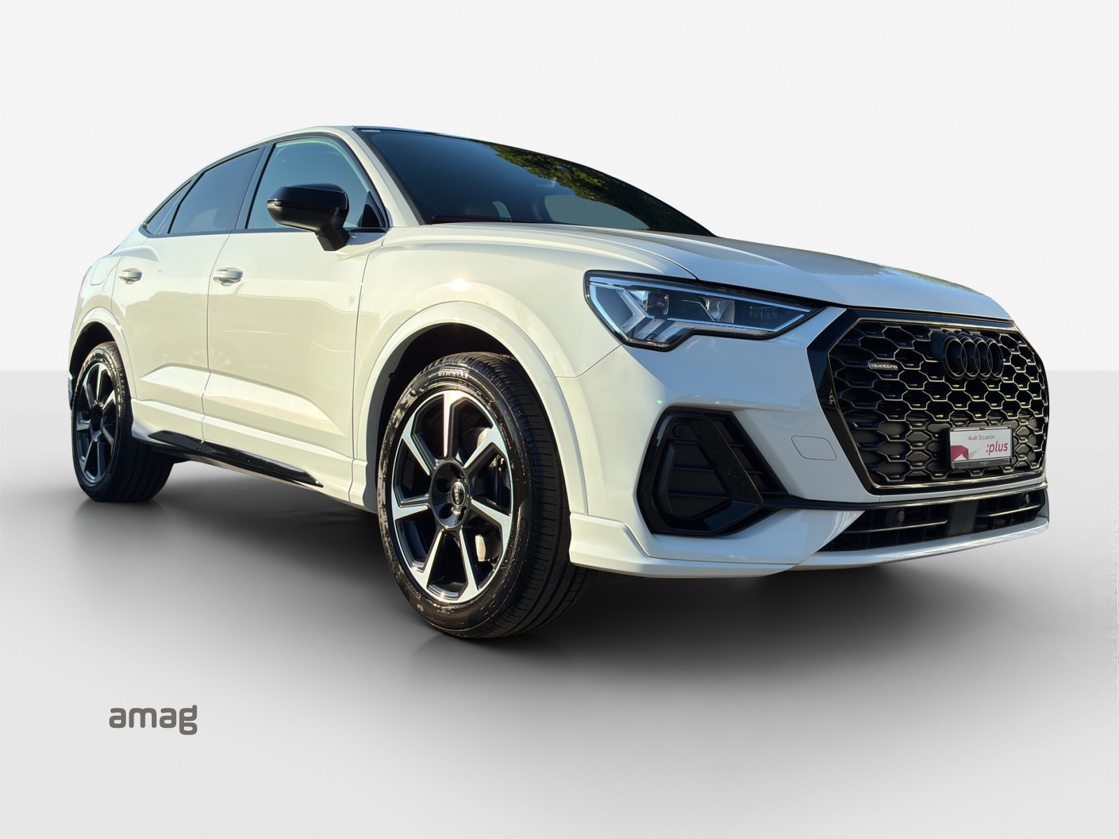 AUDI Q3 Sportback 45 TFSI S line quattro S-tronic-image-5