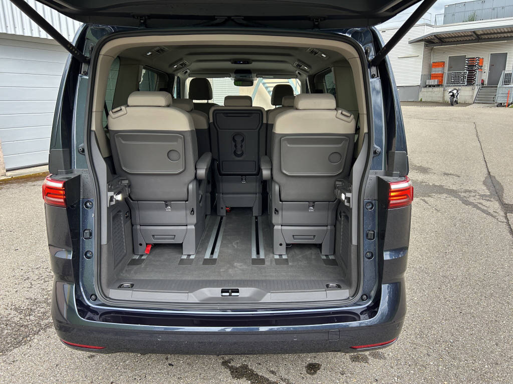 VW Multivan 2.0 TSI Life DSG-image-16