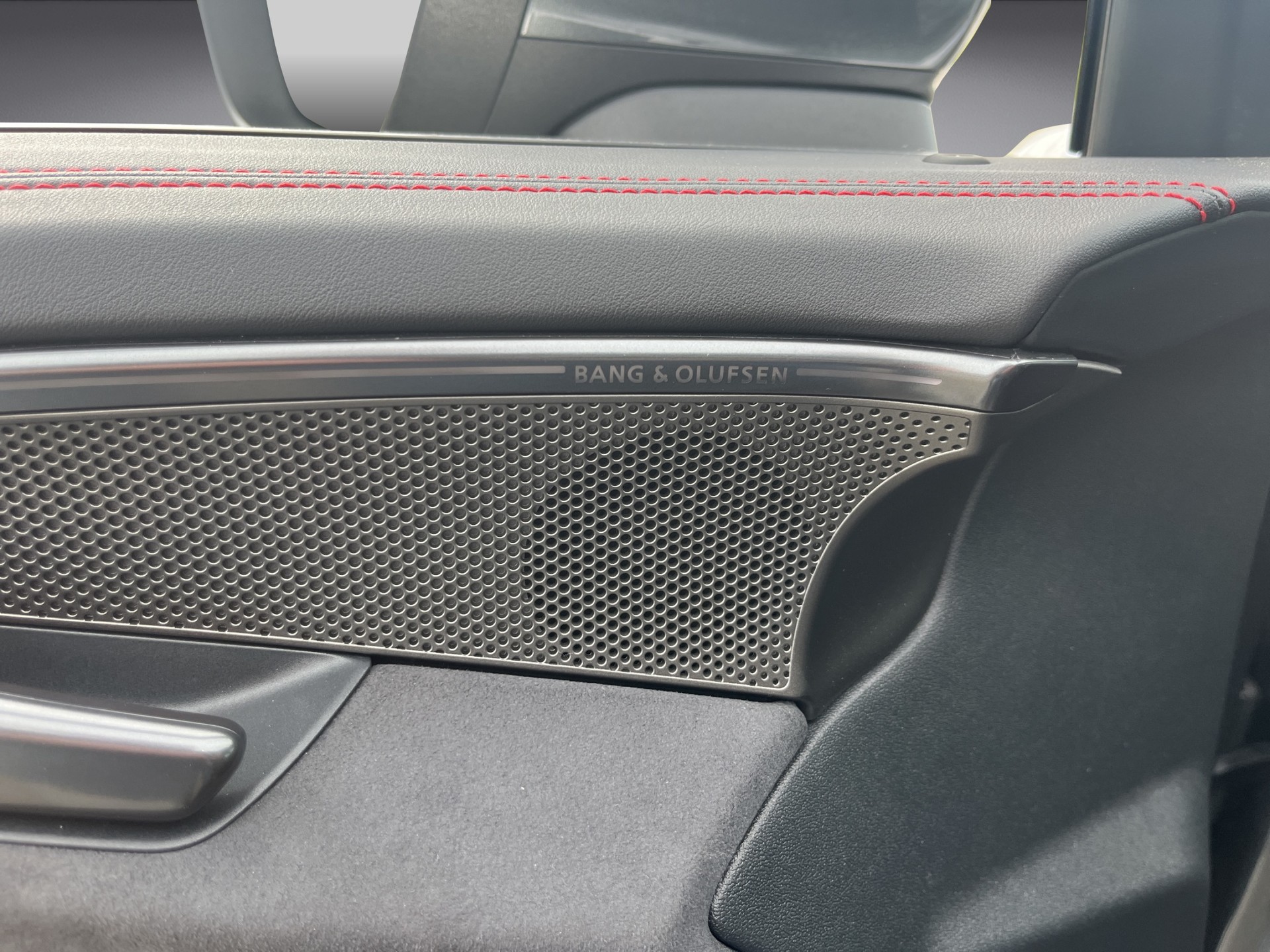 AUDI A6 Avant TFSI quattro 270 kW S tronic*Panorama-Glasdach, Luftfahrwerk, B&O Sound, (5-Jahre Garantie)-image-14