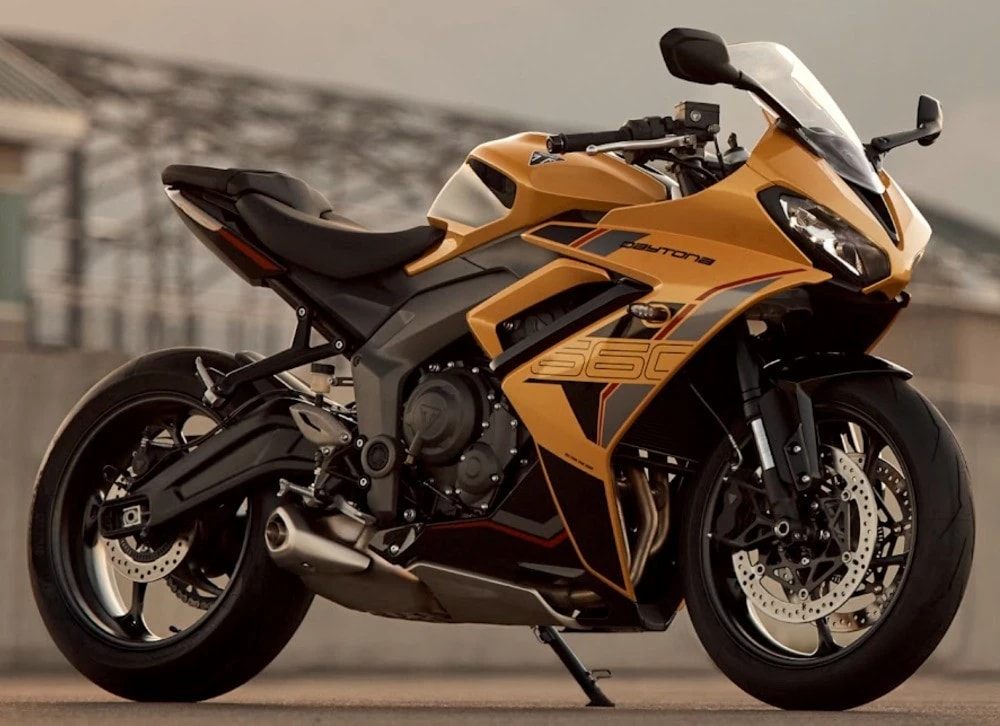 TRIUMPH Daytona 660-image-2
