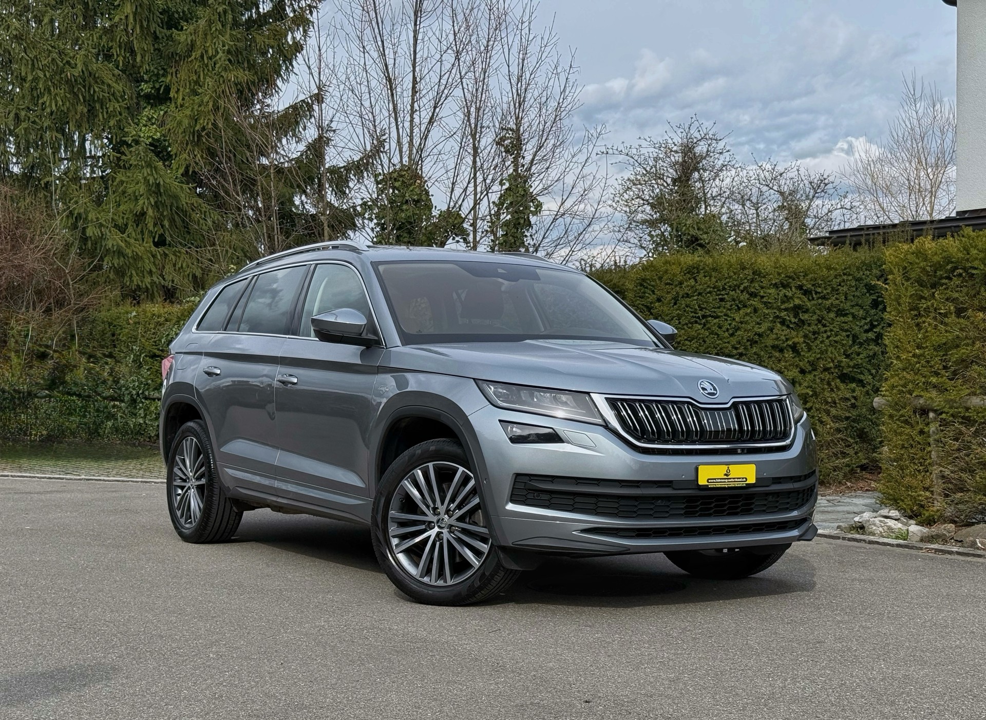 SKODA Kodiaq 2.0 TSI 4x4 L&K | 7-Plätzer | nur 55’000 km | 4x4 | Panorama | 360° | AHK