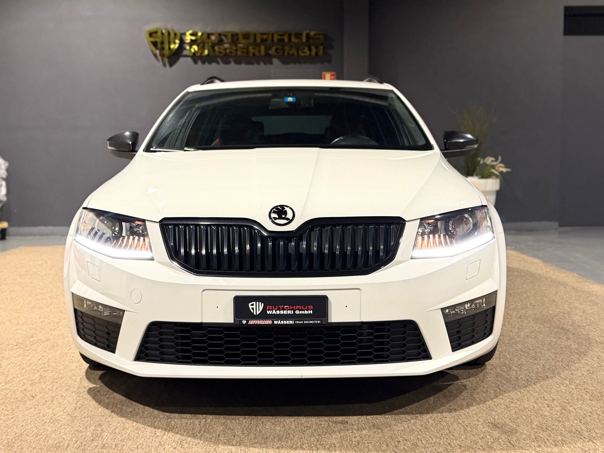 SKODA Octavia Combi 2.0 TSI RS-image-7