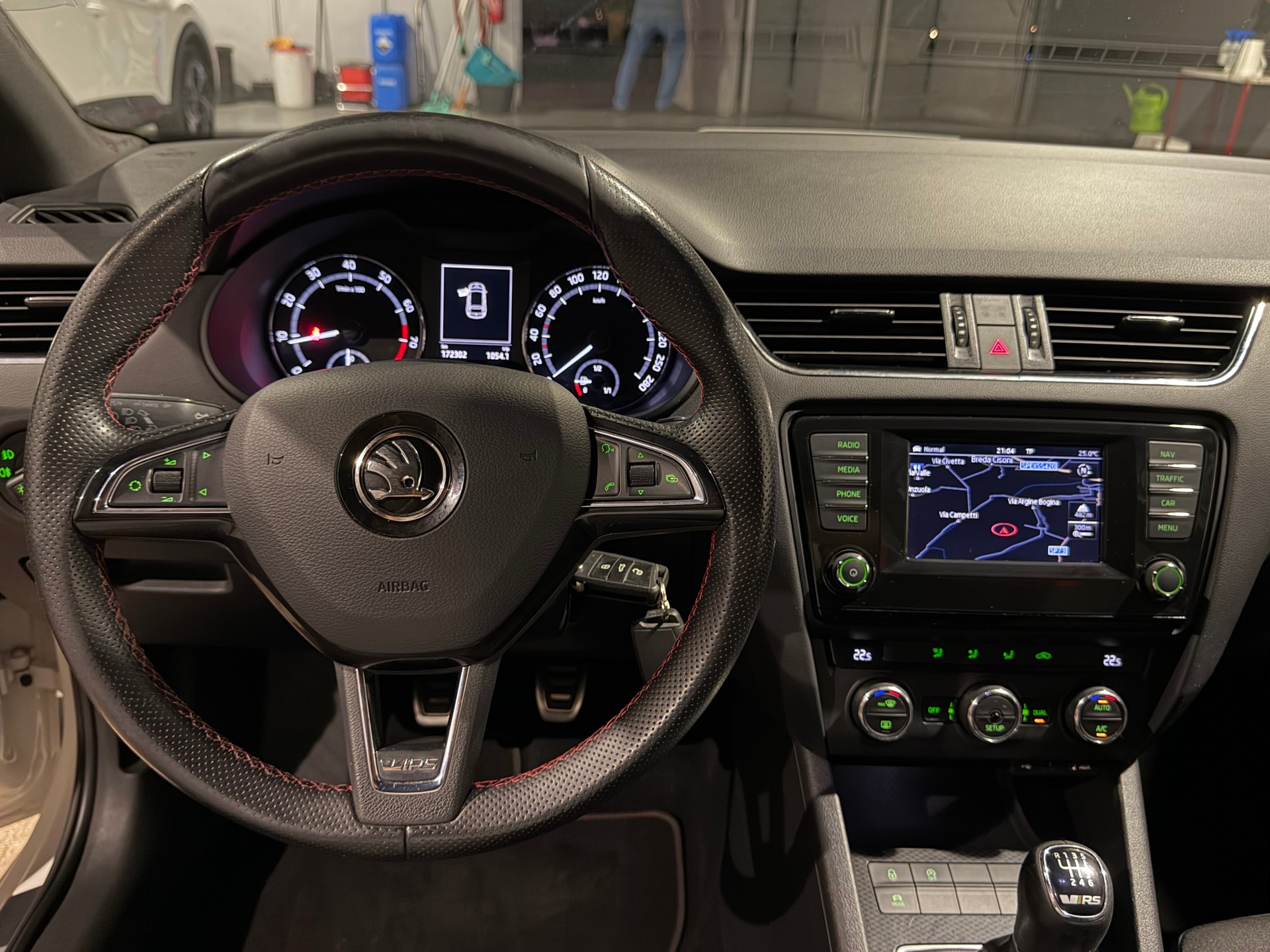 SKODA Octavia Combi 2.0 TSI RS-image-14