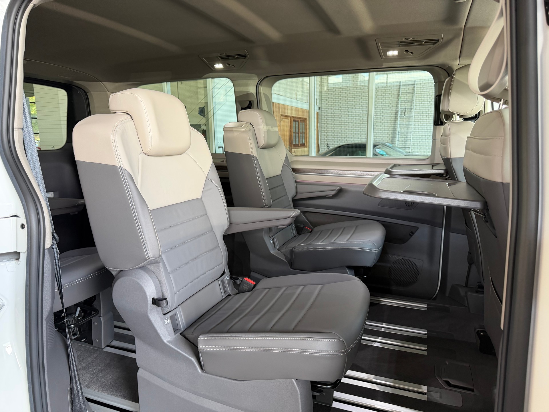 VW Multivan 2.0 TDI Style DSG Lang-image-8