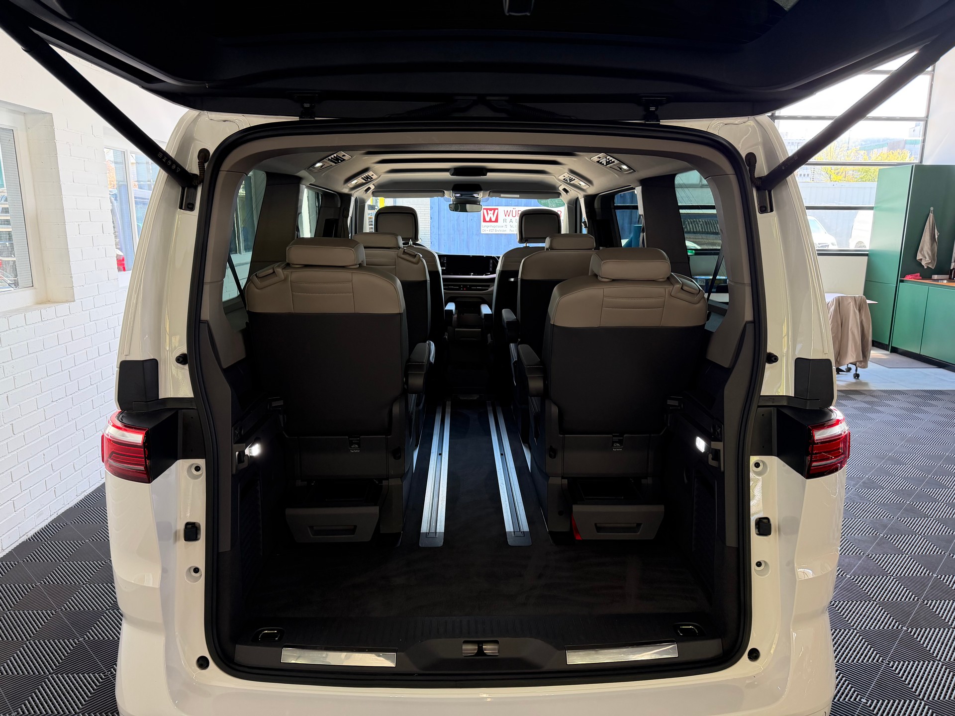 VW Multivan 2.0 TDI Style DSG Lang-image-9