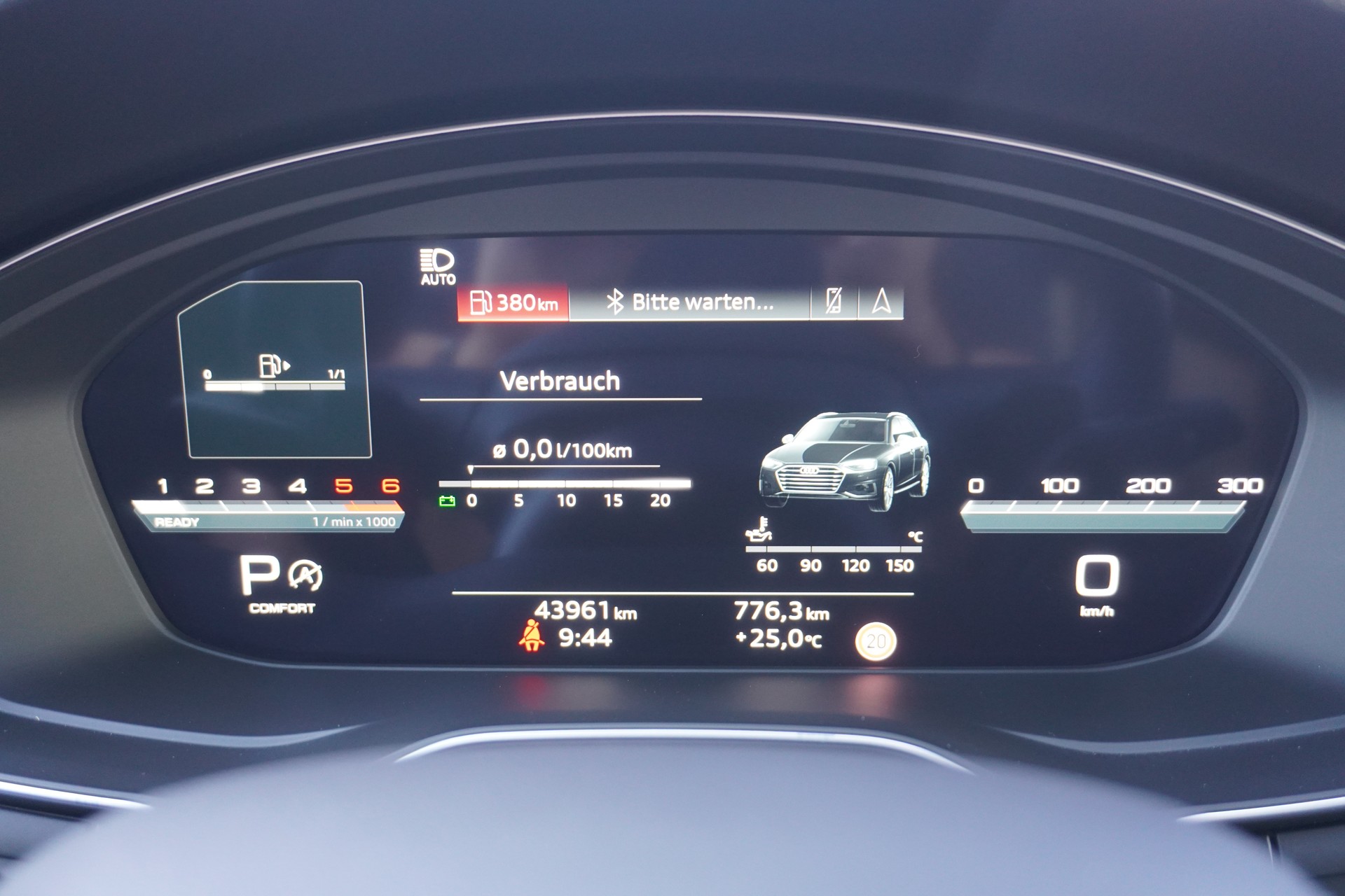 AUDI A4 Avant 40 TDI Attraction quattro S-tronic-image-28