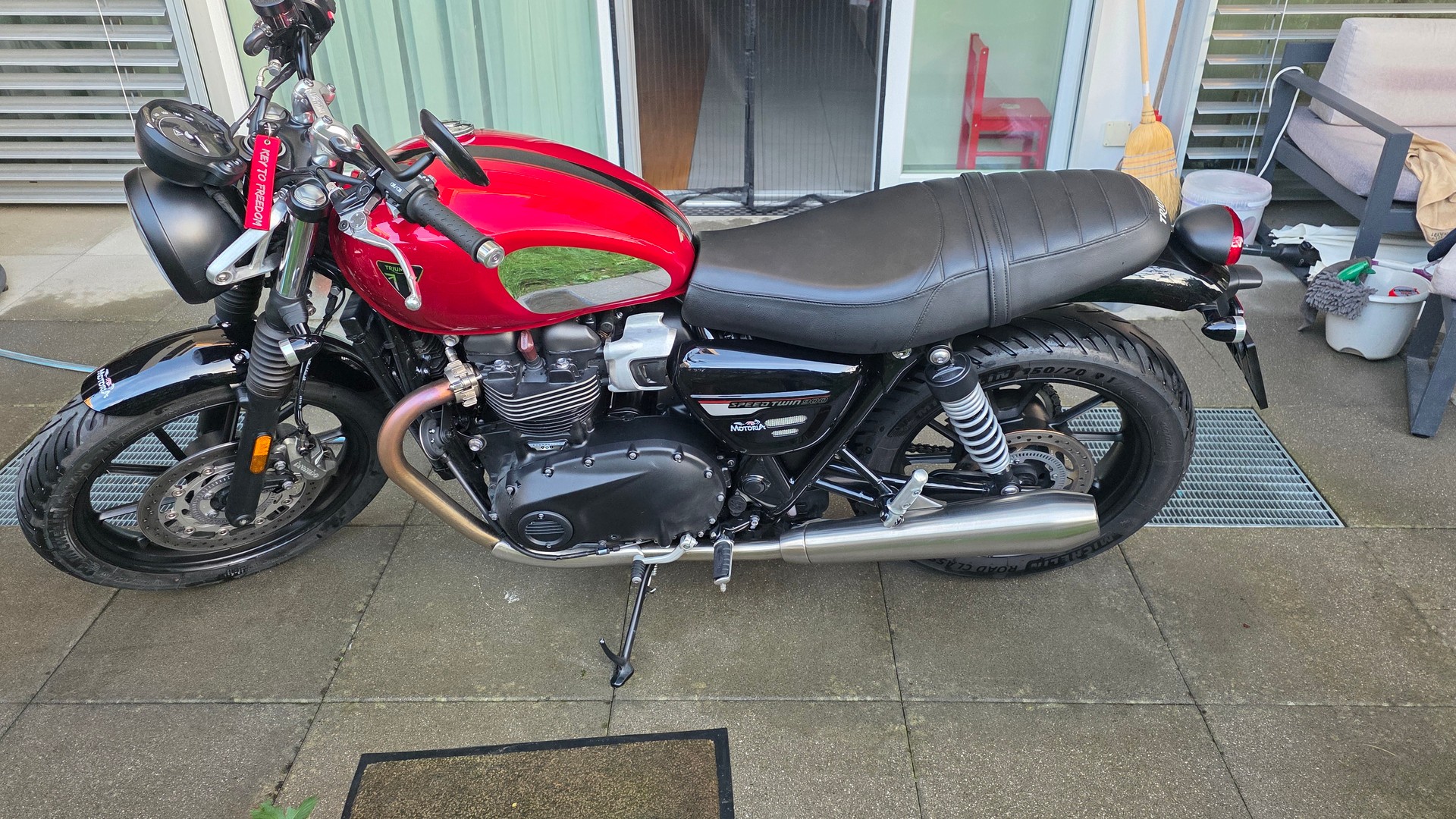 TRIUMPH Speed Twin 900 Chrome Edition (35kW)-image-0