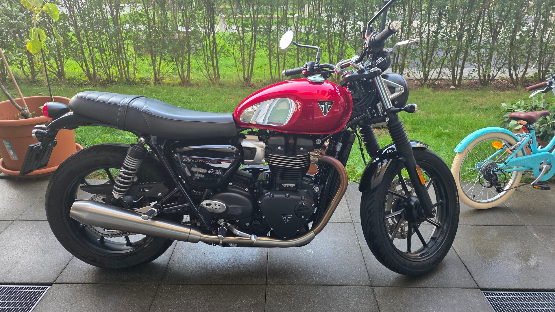 TRIUMPH Speed Twin 900 Chrome Edition (35kW)-image-1