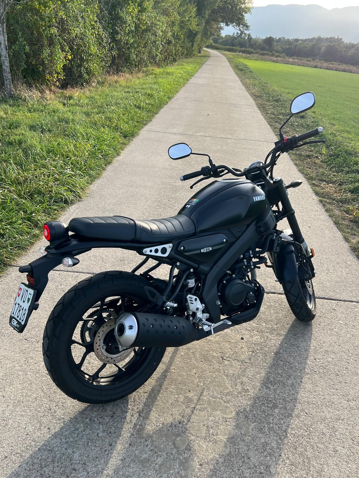 YAMAHA XSR 125-image-1