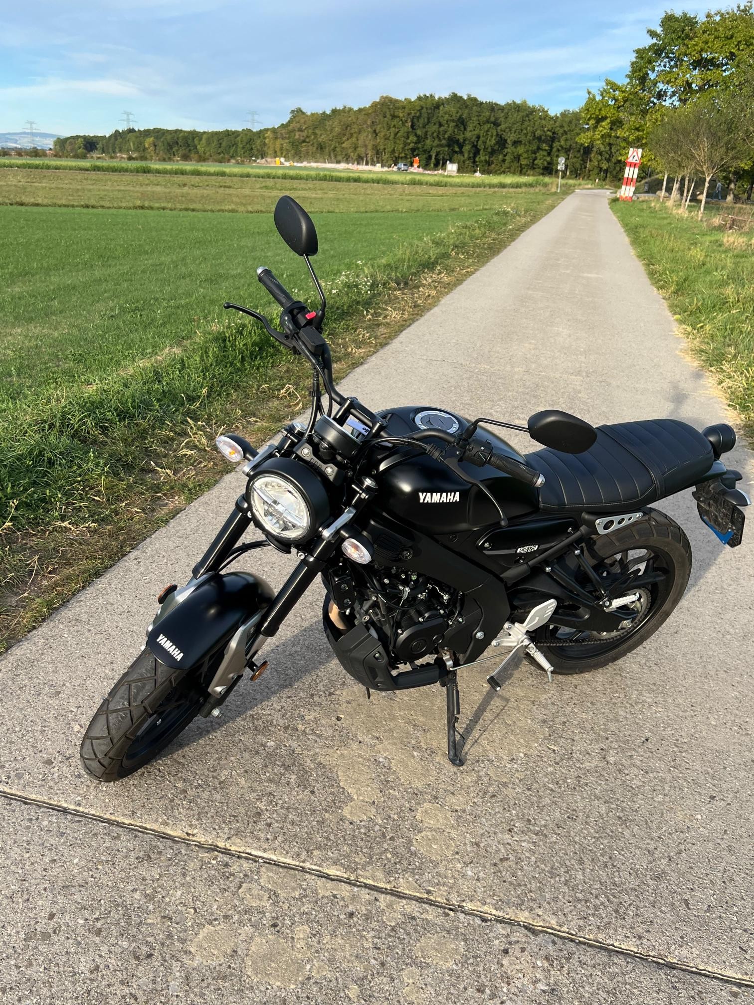 YAMAHA XSR 125-image-4