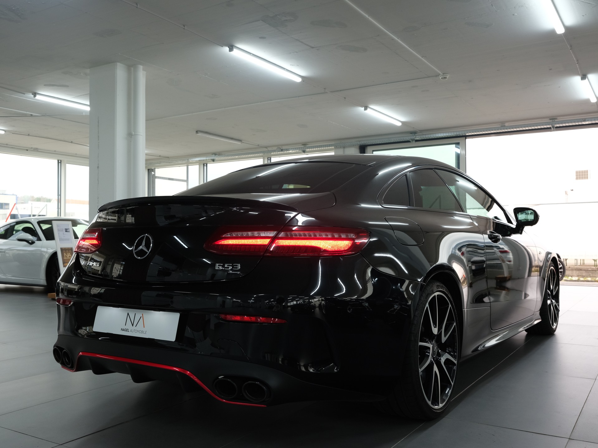 MERCEDES-BENZ E 53 Coupé AMG 4 Matic+ 9G-Tronic *Burmester* *AMG Performance* *Panorama*-showroom-element-2