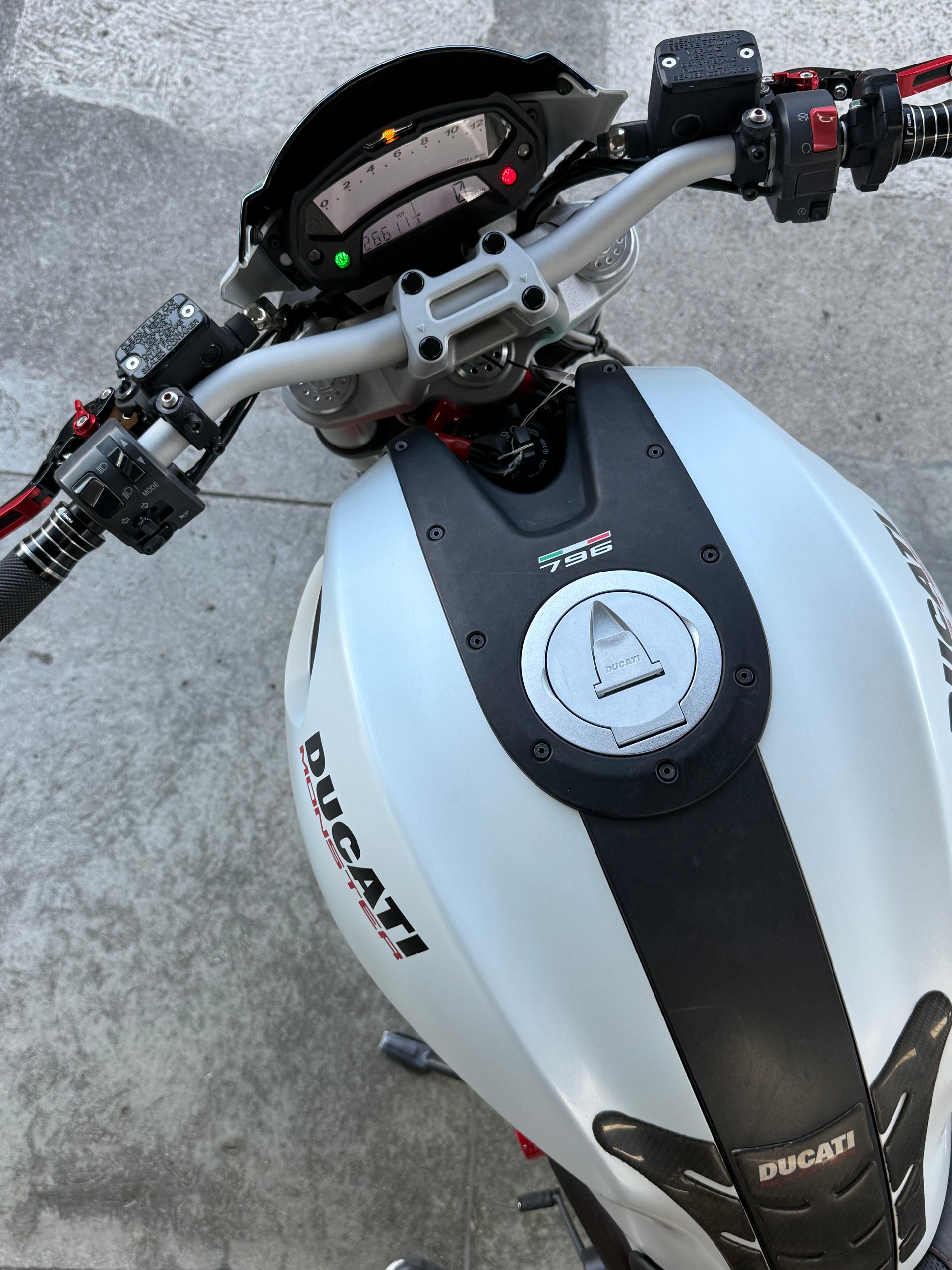 DUCATI Monster 796M ABS-image-5