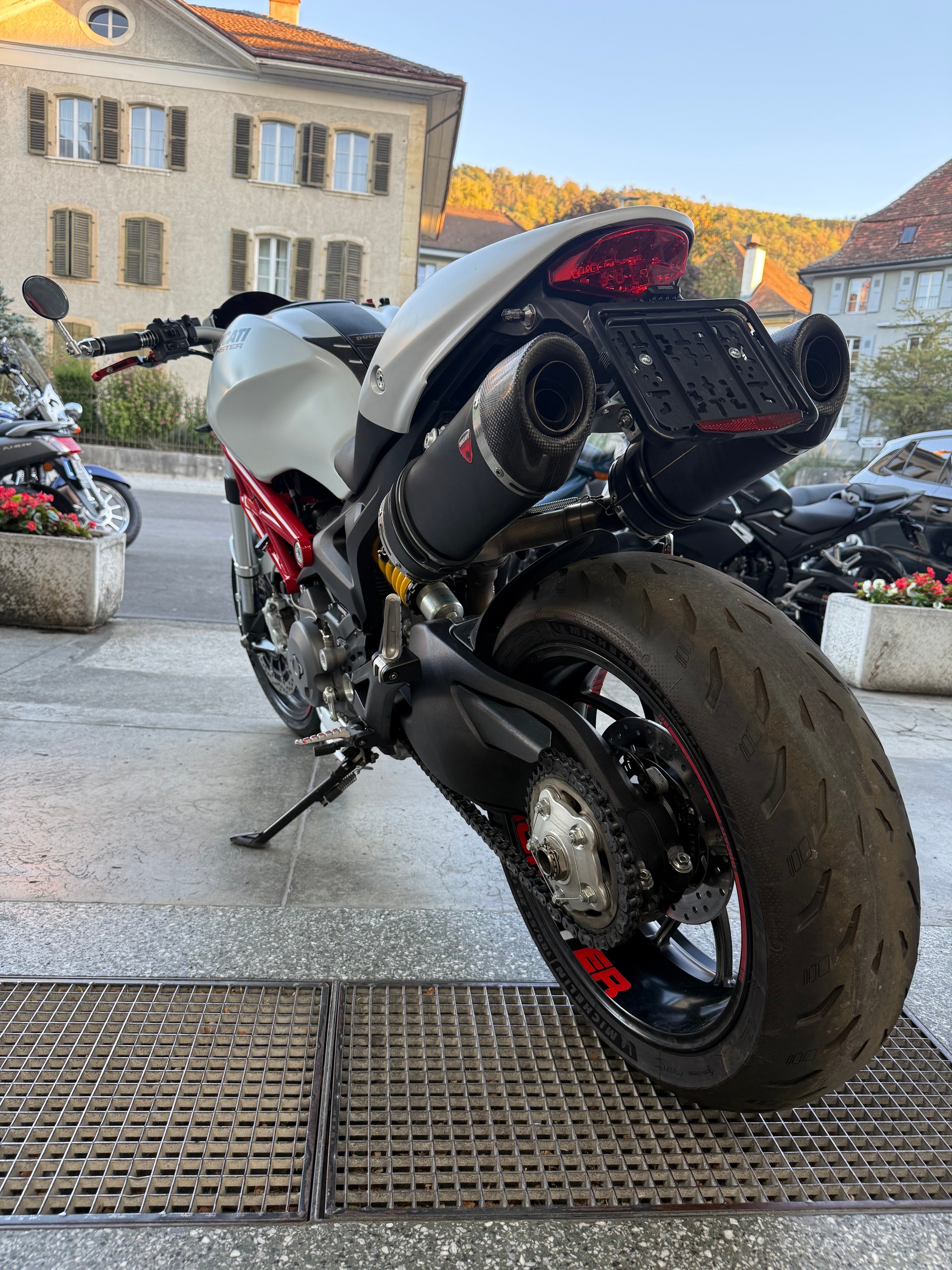 DUCATI Monster 796M ABS-image-4